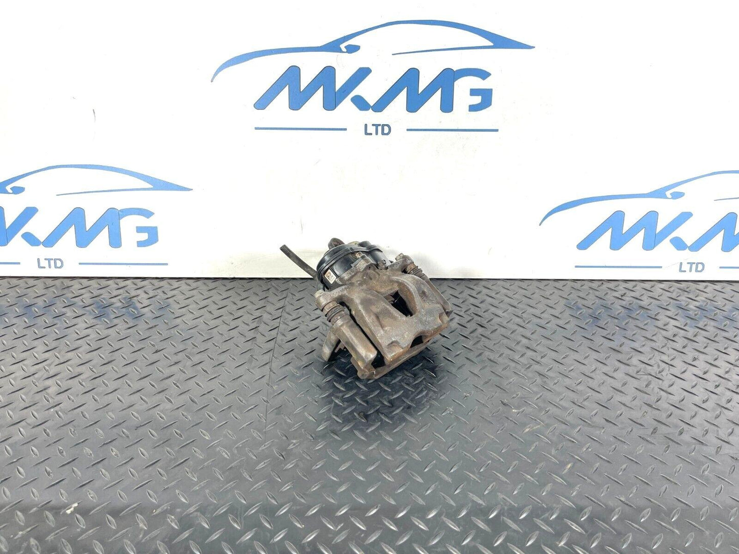 16-19 AUDI A4 B9 GENUINE REAR UK LEFT ELECTRIC BRAKE CALIPER 8W0615405AA