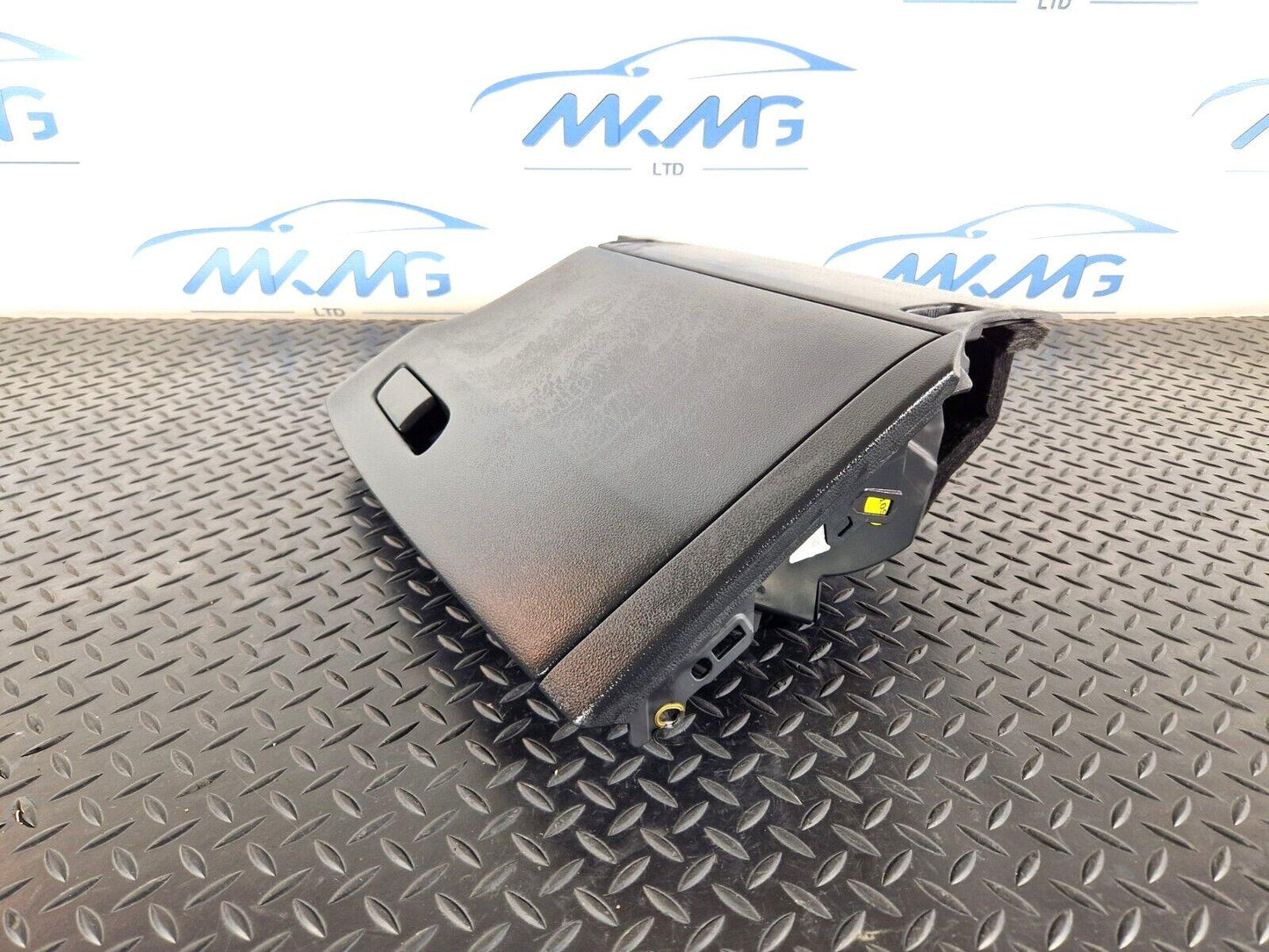 16-19 AUDI A4 B9 S-LINE GENUINE DASHBOARD GLOVE BOX 8W2857035 8W0971679E