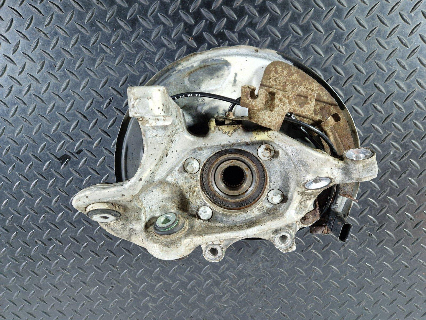 14-21 MERCEDES BENZ W205 REAR RIGHT O/S WHEEL HUB CARRIER A2053500241 A205546748
