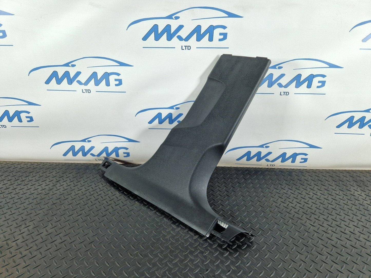 16-19 AUDI A4 B9 S-LINE GENUINE FRONT RIGHT DRIVER SIDE B-PILLAR TRIM 8W0867240