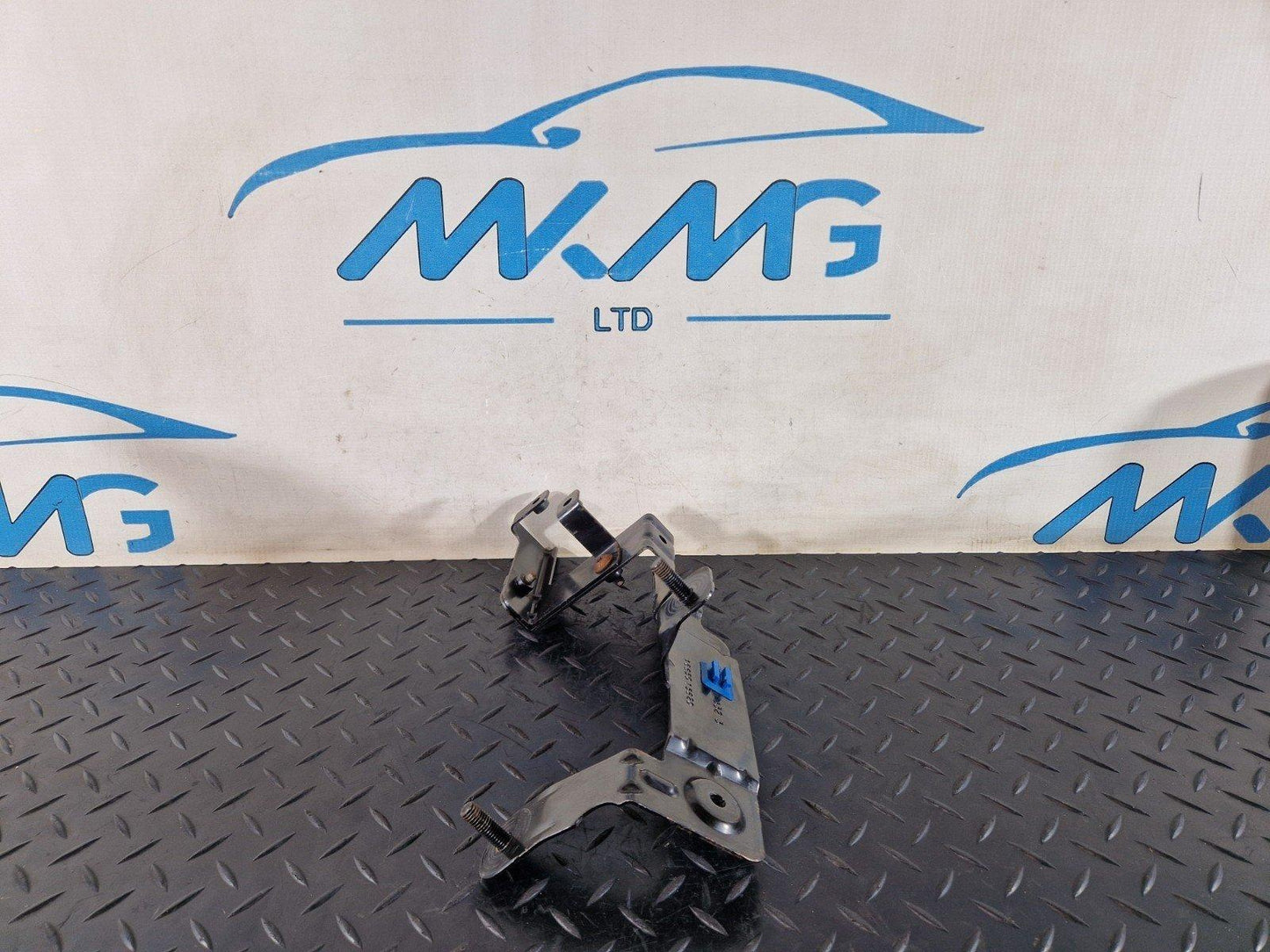 16-19 MERCEDES BENZ GLE W166 CHANGE OVER VALVE HOLDER MOUNT BRACKET A1665015620