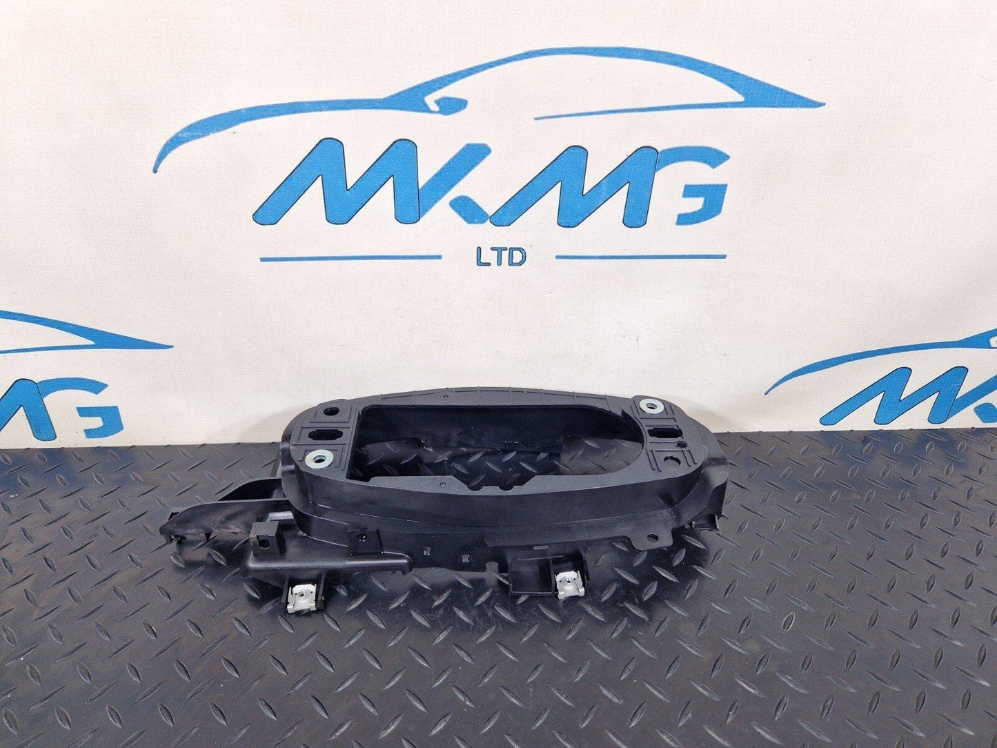 16-19 AUDI A4 B9 S-LINE GENUINE GEARSTICK MOUNTING PLATE BRACKET 8W0863531