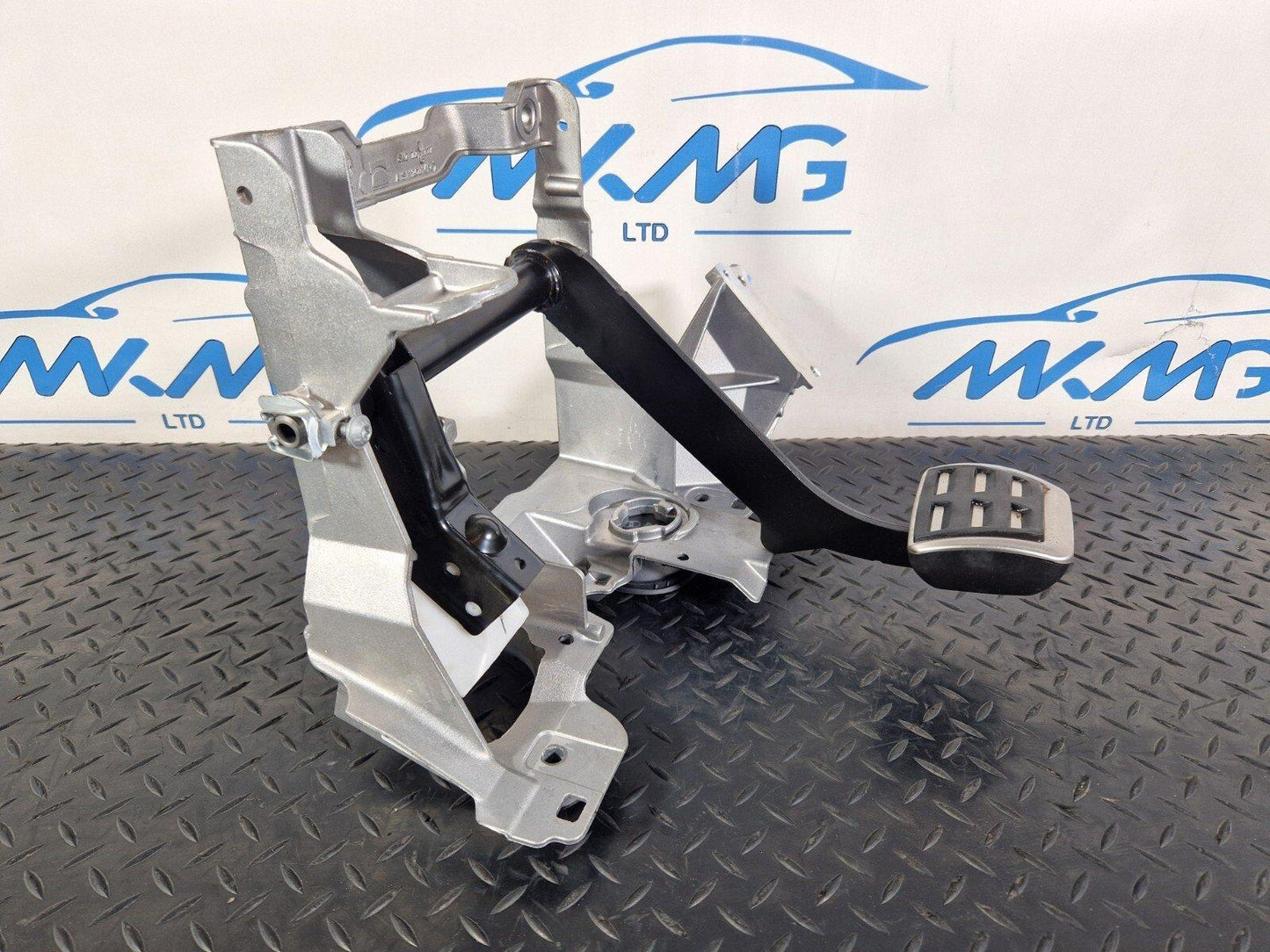 16-23 AUDI S5 COUPE GENUINE BRAKE PEDAL ASSEMBLY BRACKET MOUNT 8W2723140A