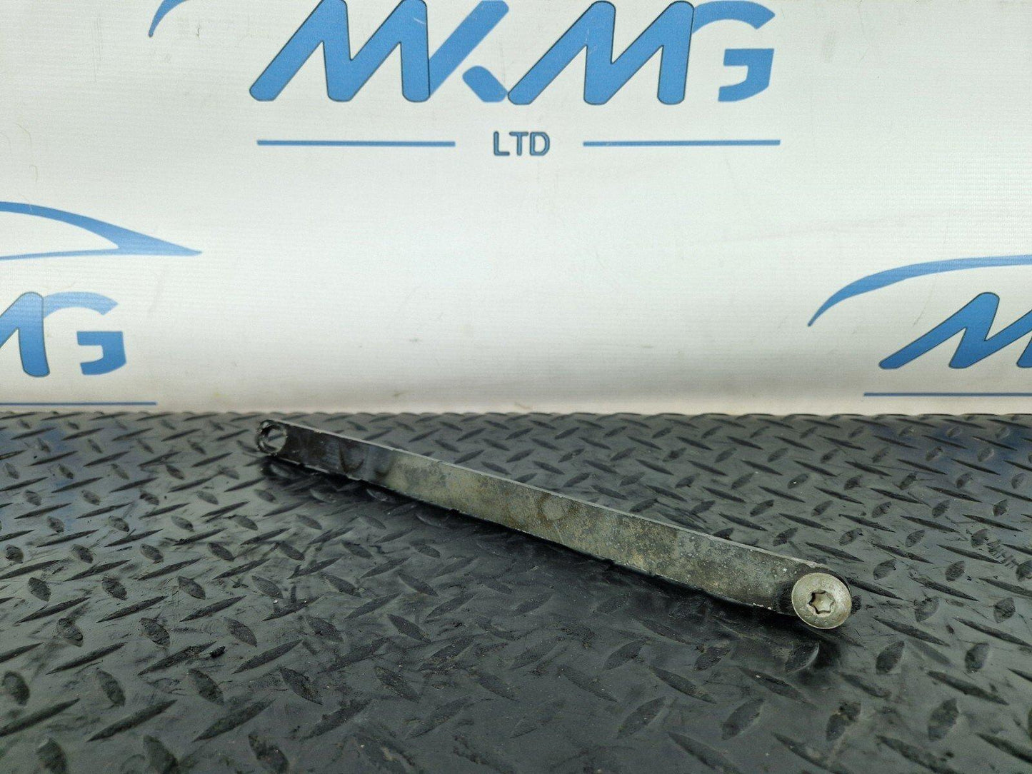 14-21 MERCEDES BENZ C200d W205 REINFORCEMENT RADIATOR SUPPORT STRUT A2056201700