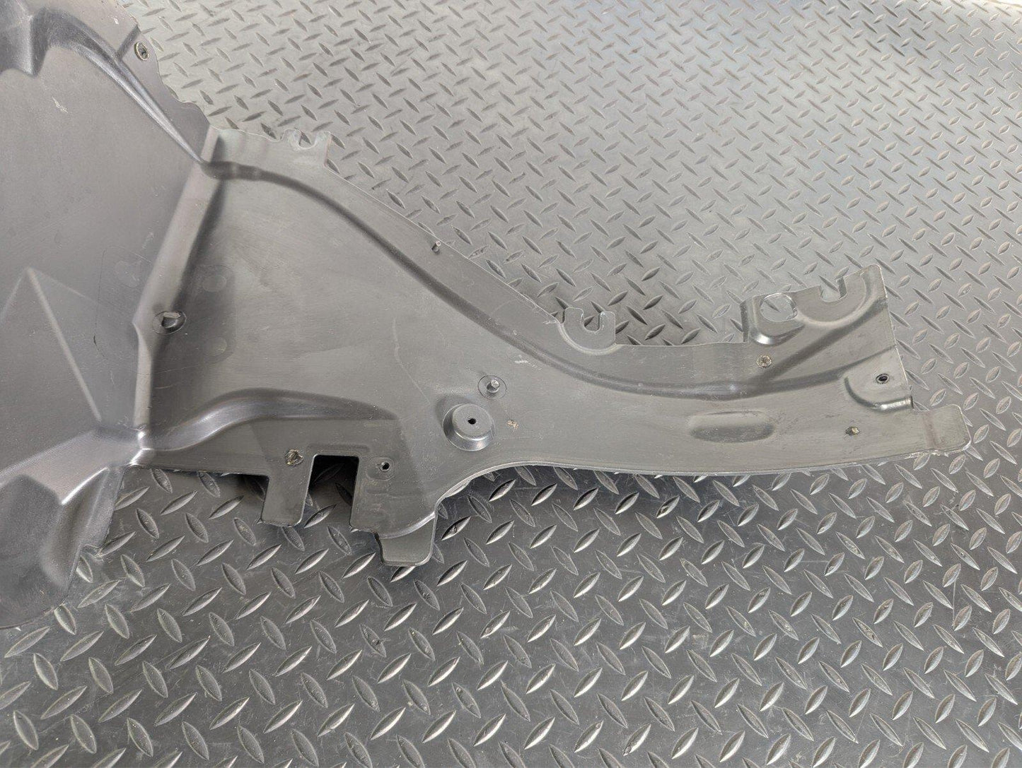 11-19 MERCEDES BENZ ML W166 GENUINE LOWER LEFT N/S PARTITION PANEL A1666201178