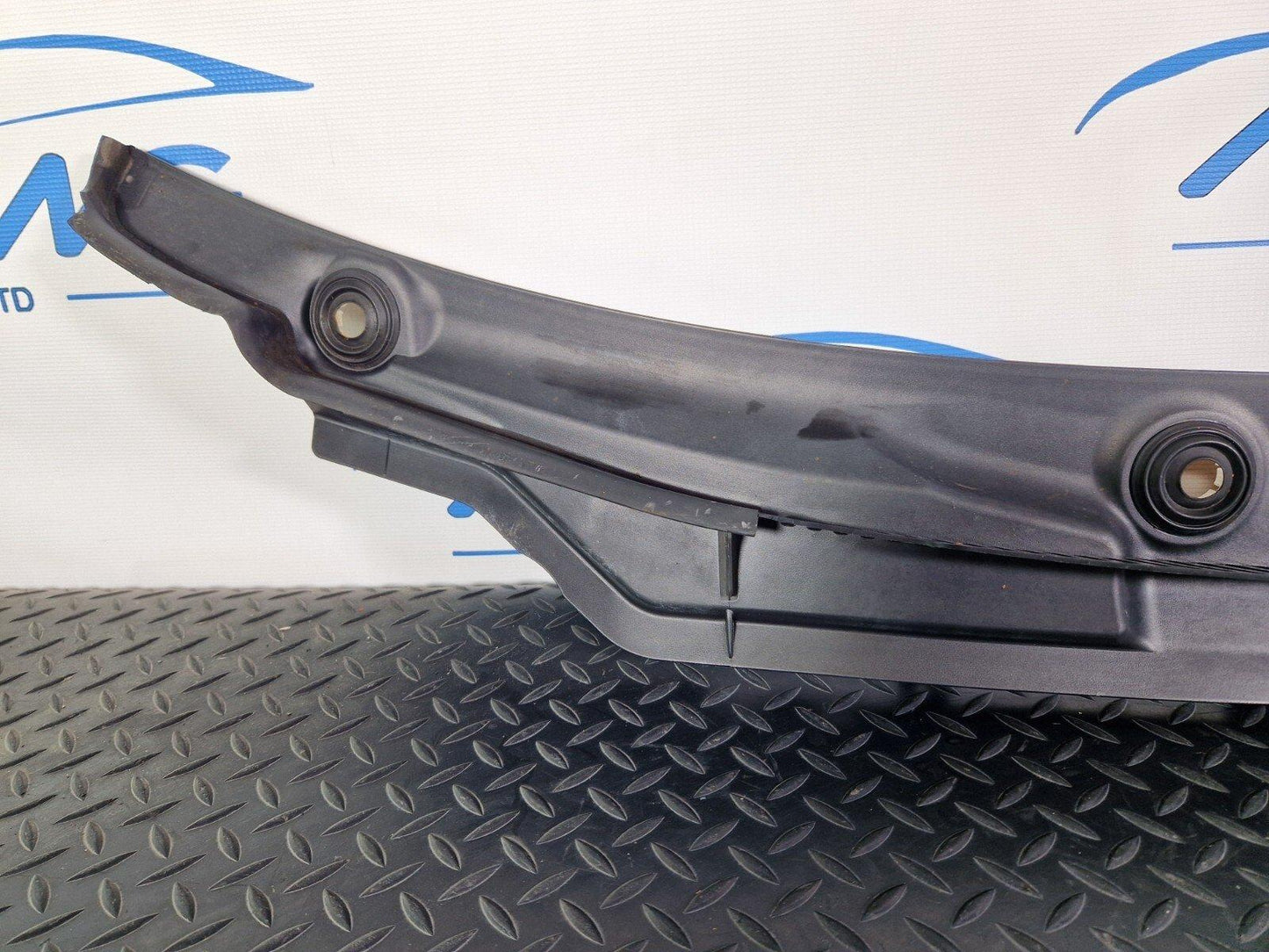 14-21 BMW 2 SERIES GRAN TOURER F46 OEM FRONT WINDSCREEN SCUTTLE PANEL 7301016