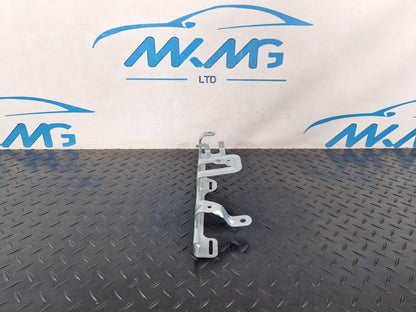 14-21 MERCEDES BENZ C300h W205 GENUINE RIGHT SIDE O/S BOOT BRACKET A2056914400