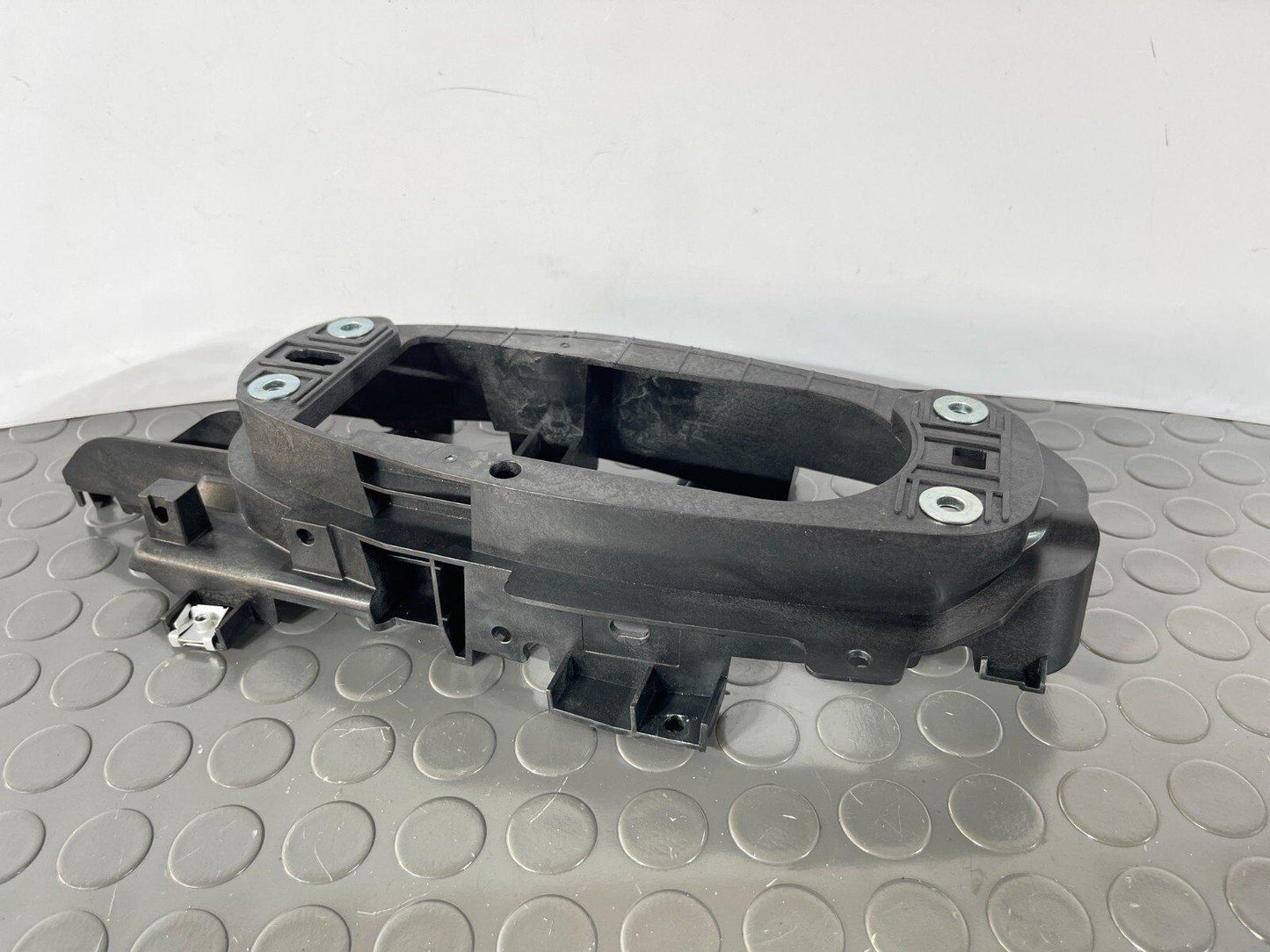 16-19 AUDI A4 B9 ESTATE GENUINE GEAR SHIFTING MECHANISM MOUNTING FRAME 8W2863531