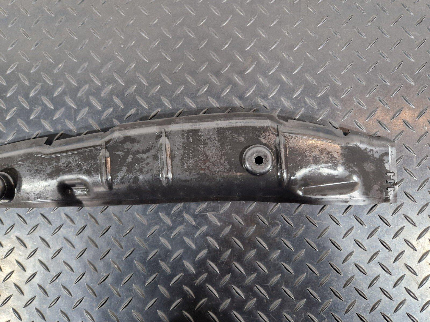 16-24 AUDI A5 F5 CONVERTIBLE GENUINE FRONT RIGHT SIDE WING END PLATE 8W6821112