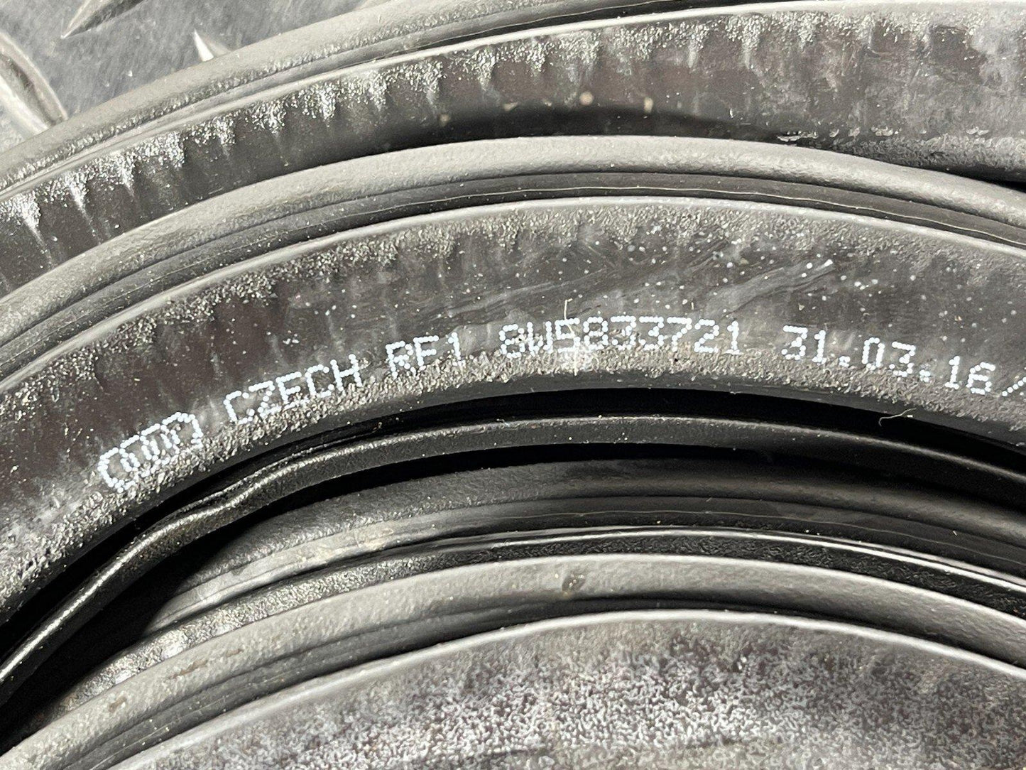 16-19 AUDI A4 B9 GENUINE REAR LEFT  SIDE DOOR RUBBER SEAL 8W5833721