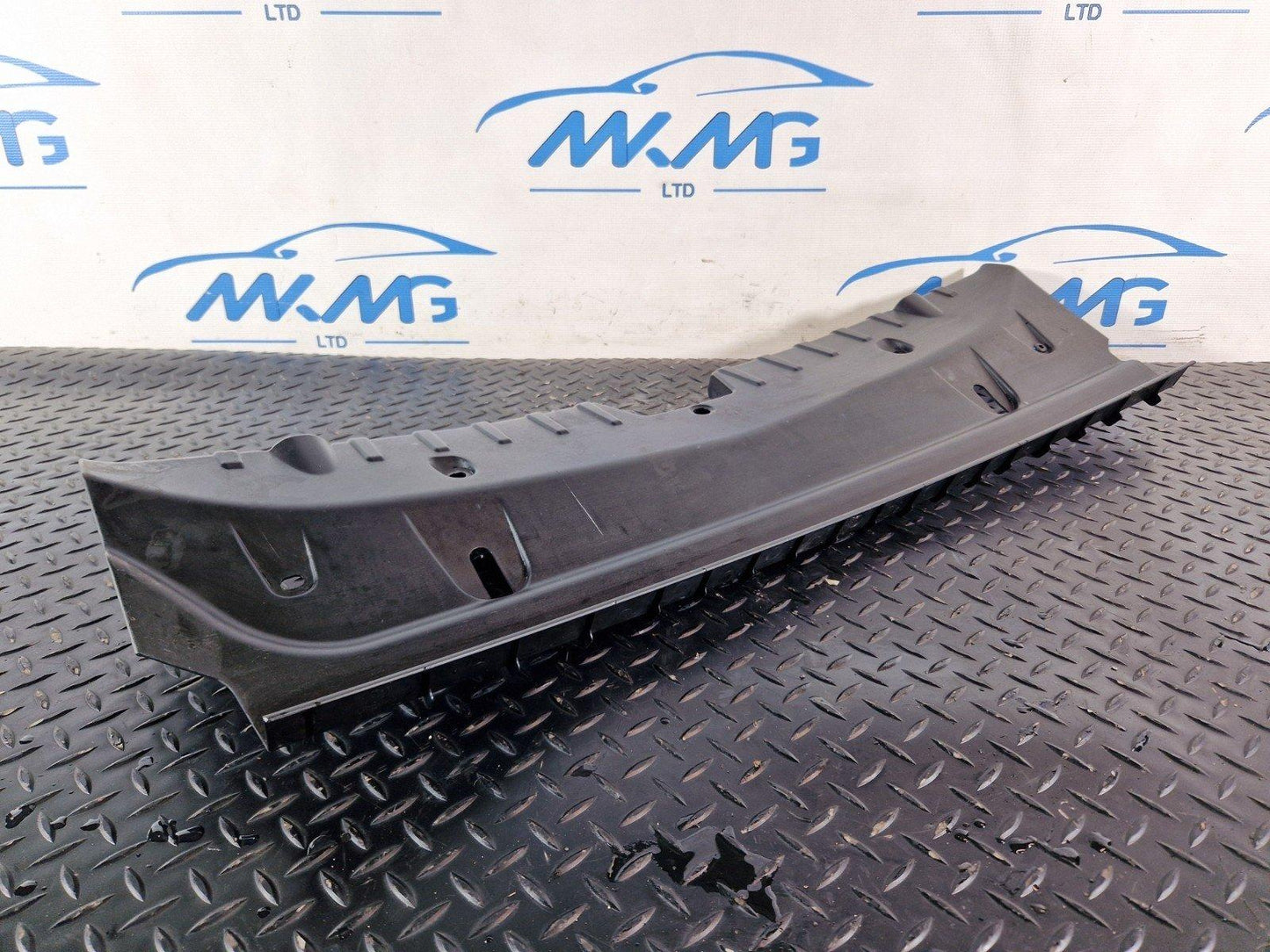 11-18 BMW 6 SERIES F13 BOOT TRUNK PANEL LOCK TRIM LOADING EDGE TRIM 7224793