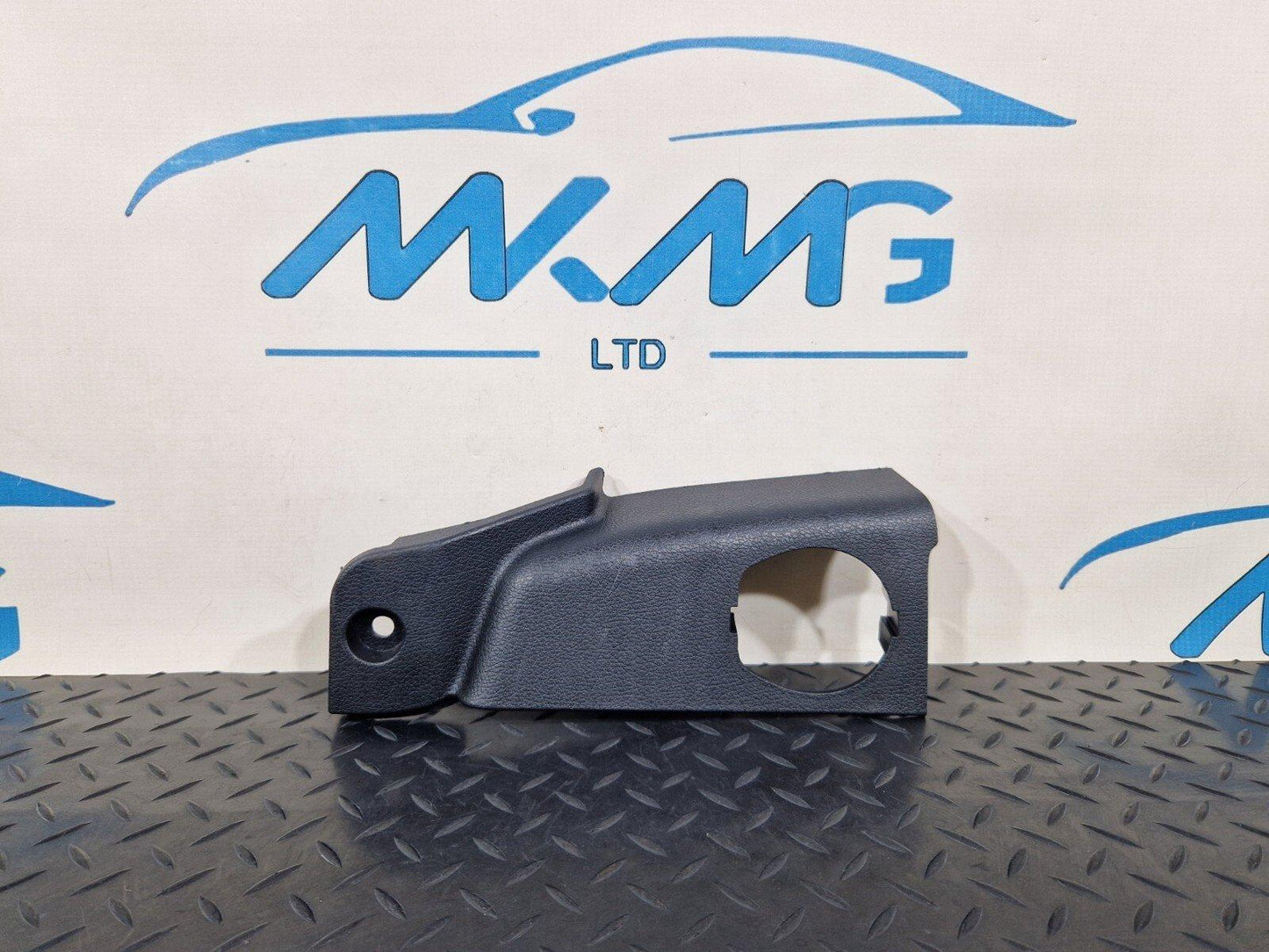 14-23 MERCEDES BENZ VITO W447 LOWER LEFT N/S B-PILLAR TRIM COVER  A4476920803
