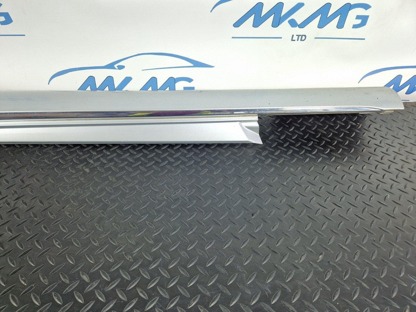 14-21 MERCEDES BENZ C CLASS SALOON W205 LEFT SIDE SKIRT IN SILVER A2056907102