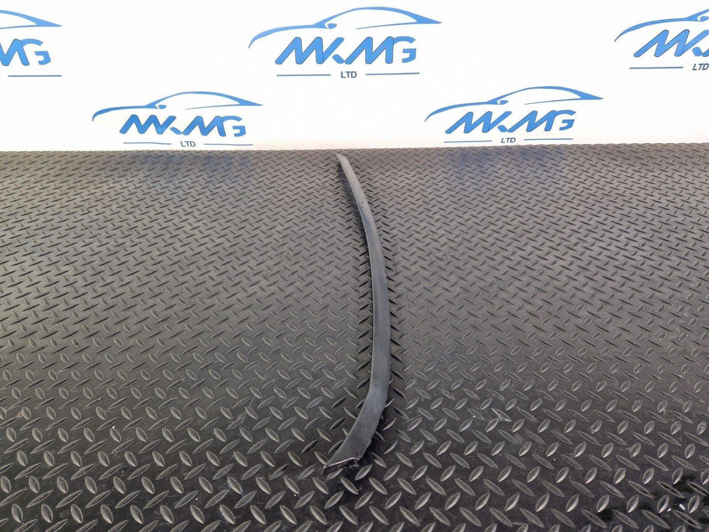 10-15 AUDI Q7 4L GENUINE OEM WINDSCREEN SIDE TRIM 4L0854327