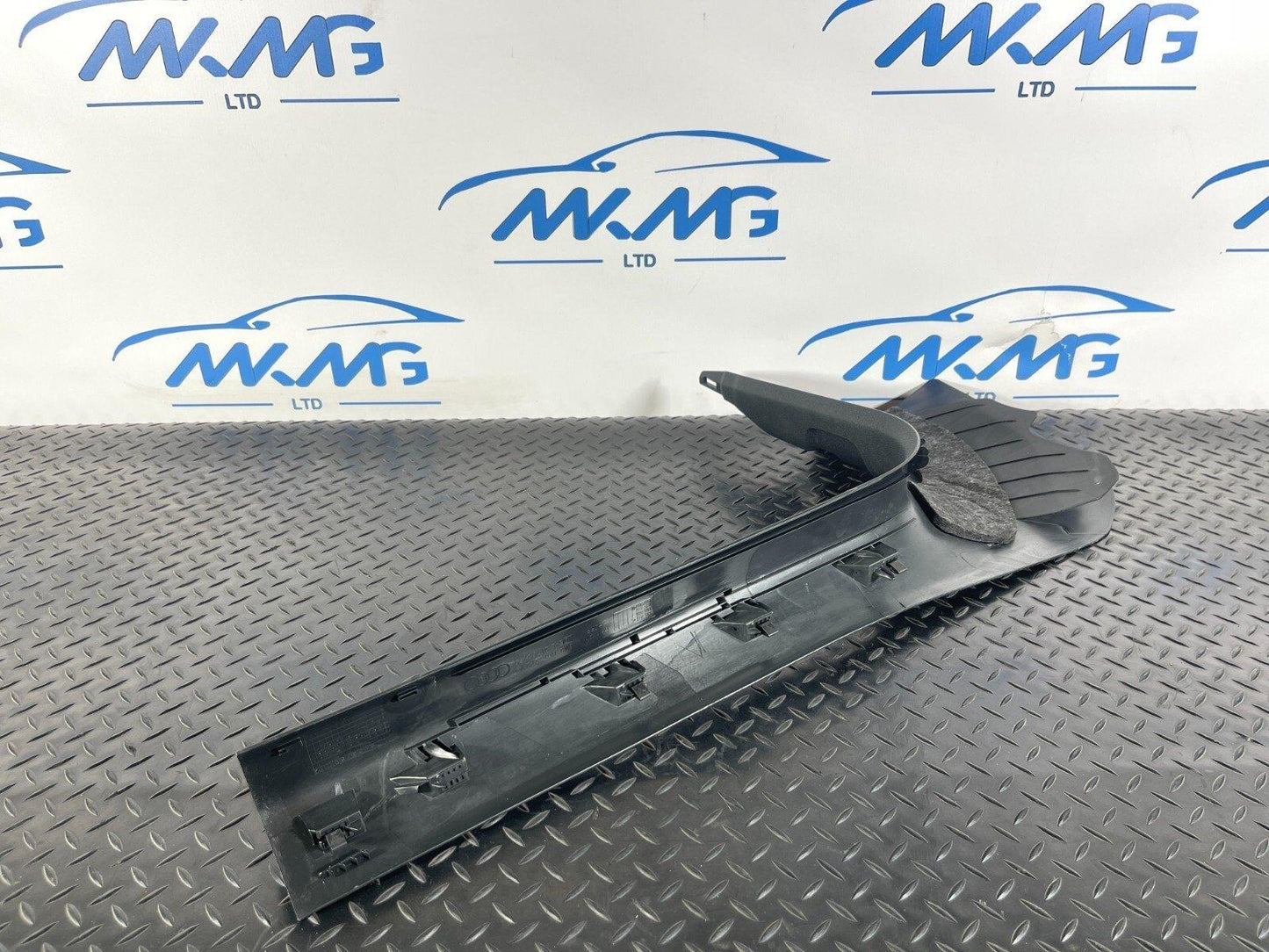 16-19 AUDI A4 B9 GENUINE DRIVERS SIDE LOWER PLASTIC TRIM PANEL 8W2867272A