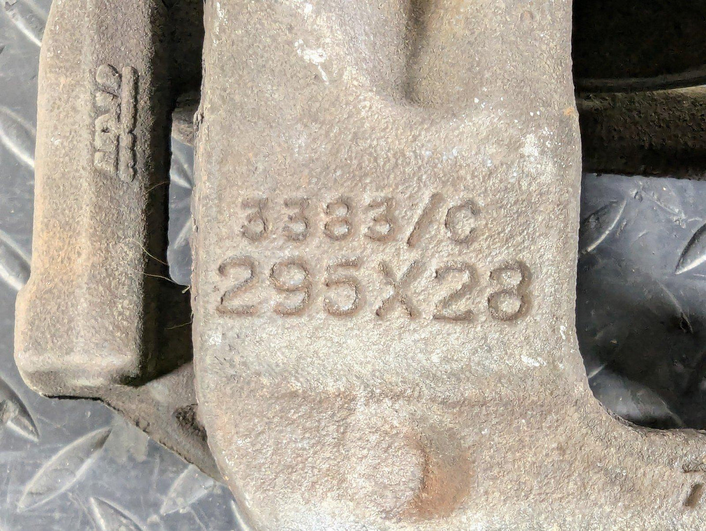 13-19 MERCEDES BENZ CLA C117 FRONT RIGHT O/S BRAKE CAPLIPER A24638 295X28