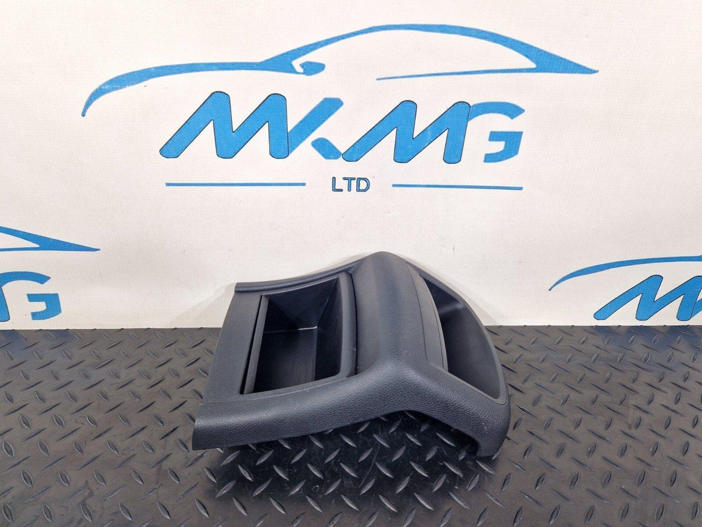 14-21 MERCEDES BENZ W205 OEM CENTRE CONSOLE REAR COMPARTMENT STORAGE A2058306202