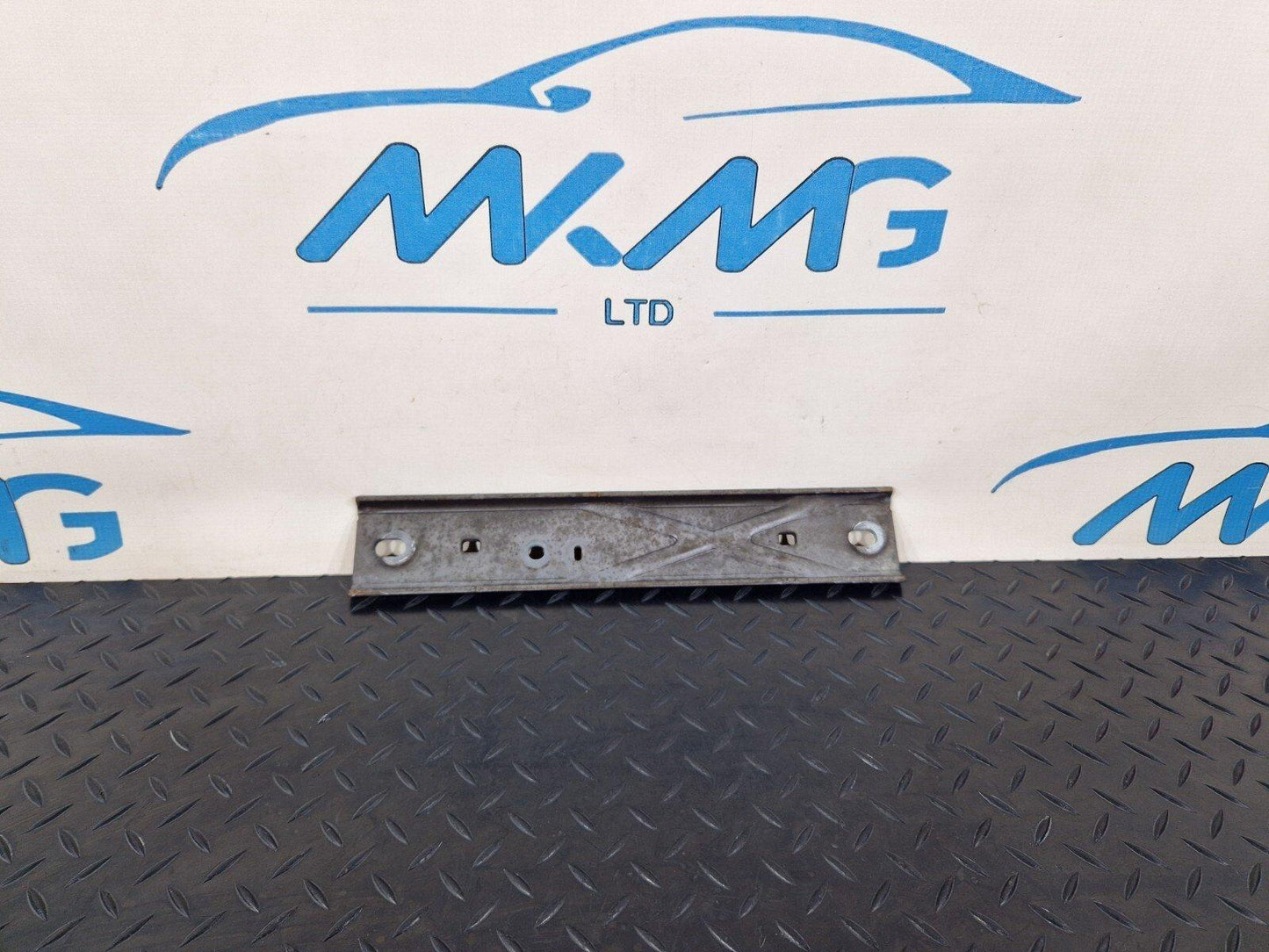 19-ON MERCEDES BENZ A CLASS W177 EXHAUST HOLDER BRACKET A2474921400