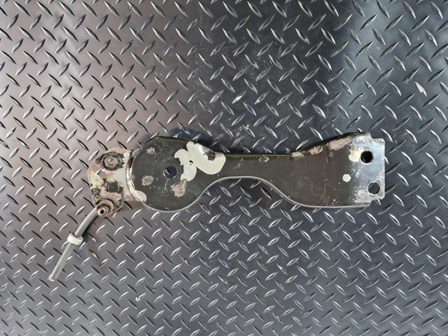 19-ON RANGE ROVER EVOQUE L551 REAR RIGHT O/S SIDE SUSPENSION BRACKET J9C35A364AF