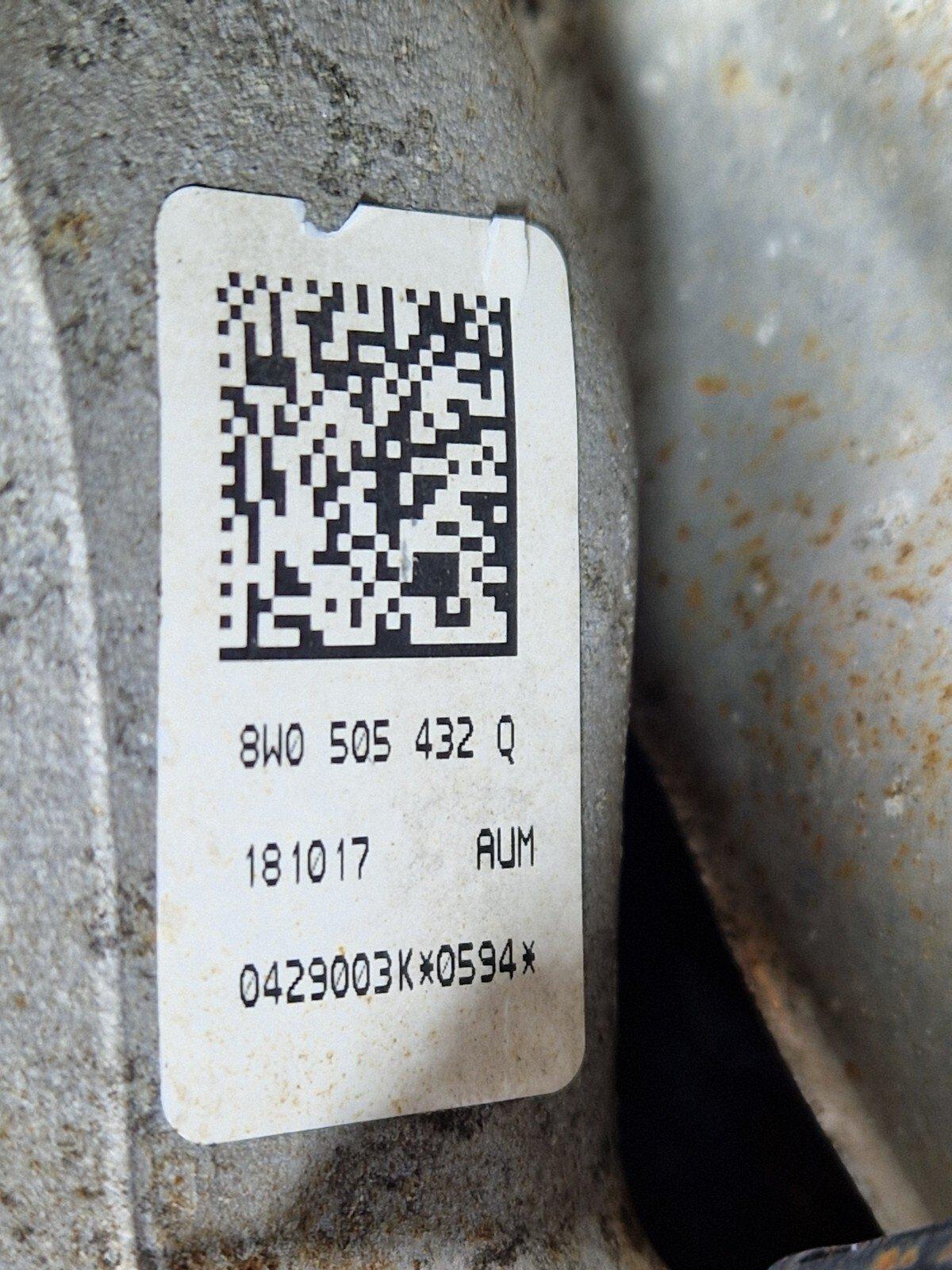 16-19 AUDI A4 B9 GENUINE OEM REAR RIGHT O/S DRIVER SIDE WHEEL HUB 8W0505432Q