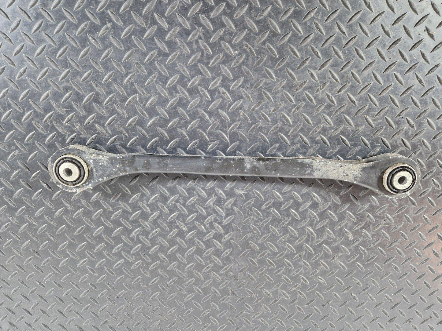 16-19 AUDI A4 B9 GENUINE REAR LEFT N/S TRAILING CONTROL ARM 8W0501529D