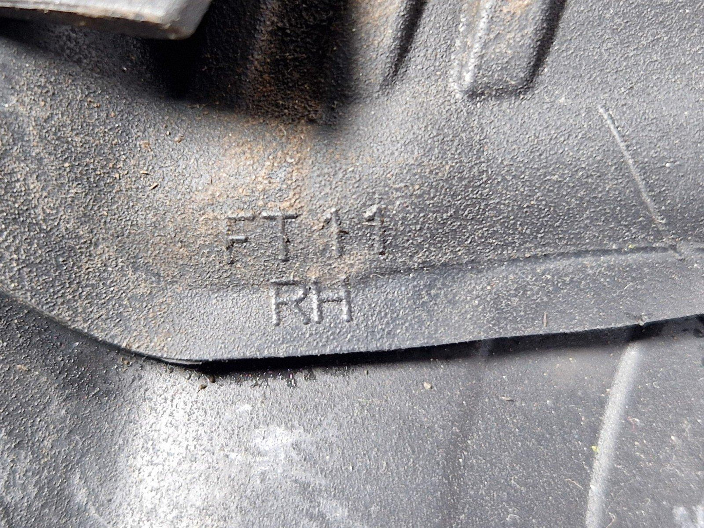 16-23 AUDI A5 F5 SPORTBACK REAR RIGHT DOOR WINDOW APERTURE RUBBER SEAL 8W8839480