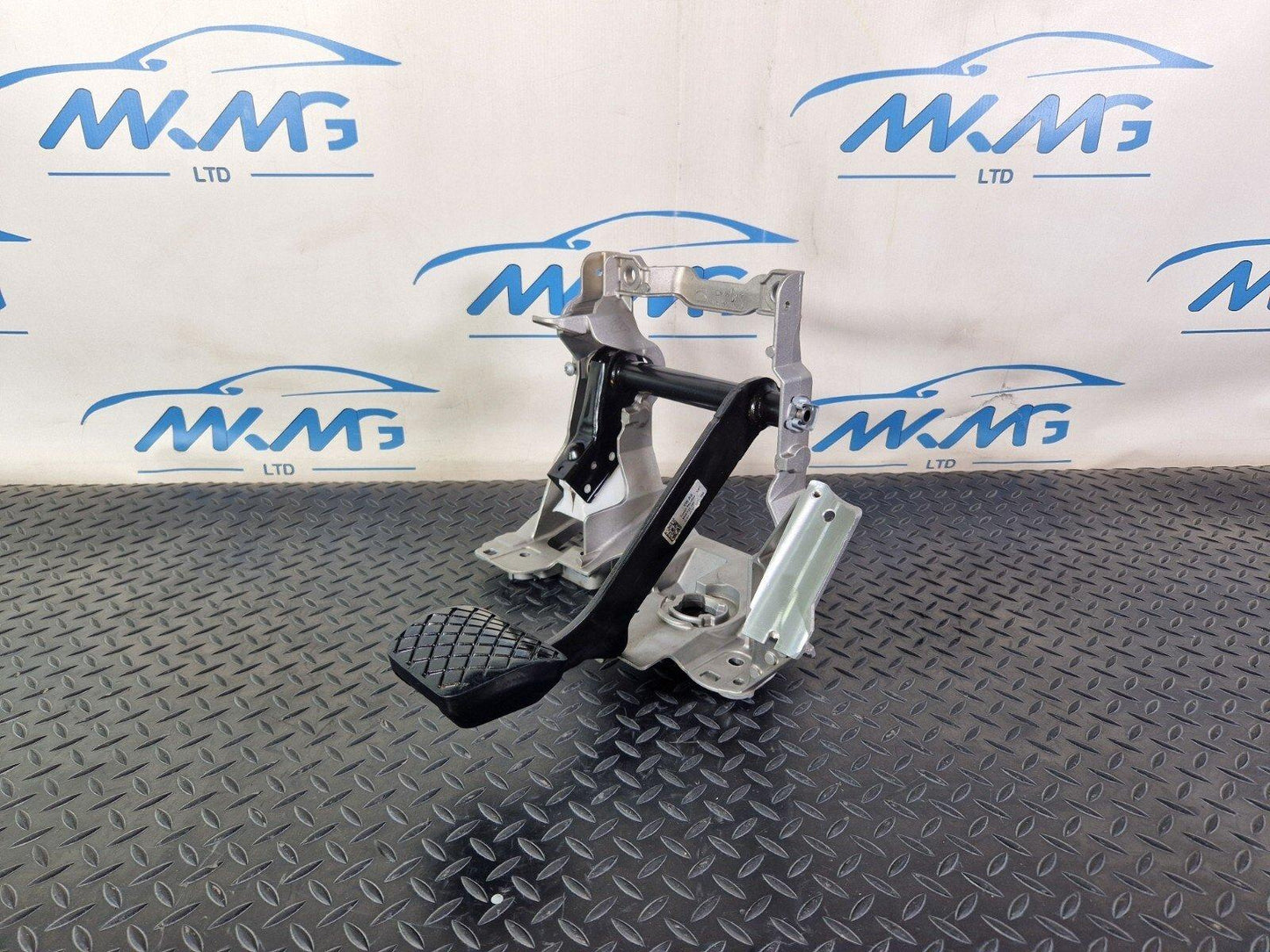16-19 AUDI A4 B9 BRAKE PEDAL ASSEMBLY BRACKET MOUNT 8W2723117