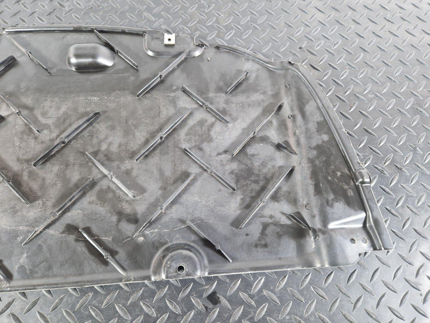 14-21 MERCEDES BENZ W205 REAR RIGHT DRIVER SIDE O/S UNDERBODY COVER A2056900407