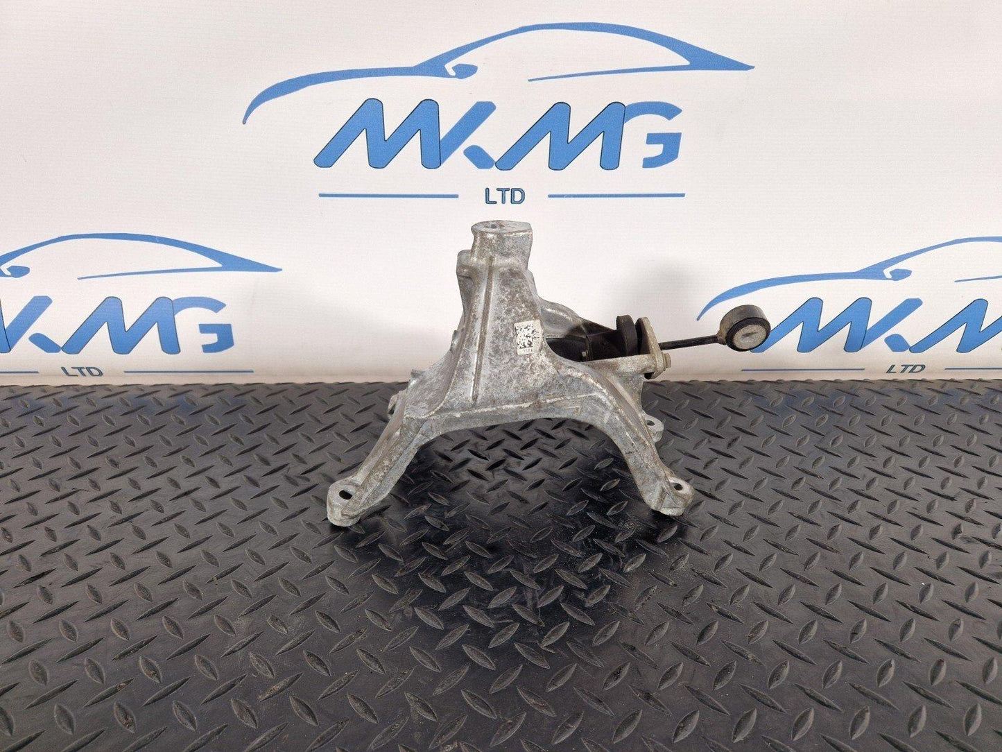 16-24 AUDI A5 F5 OEM ENGINE MOUNT BRACKET O/S RIGHT 4M0199308AA 4M0199870AM