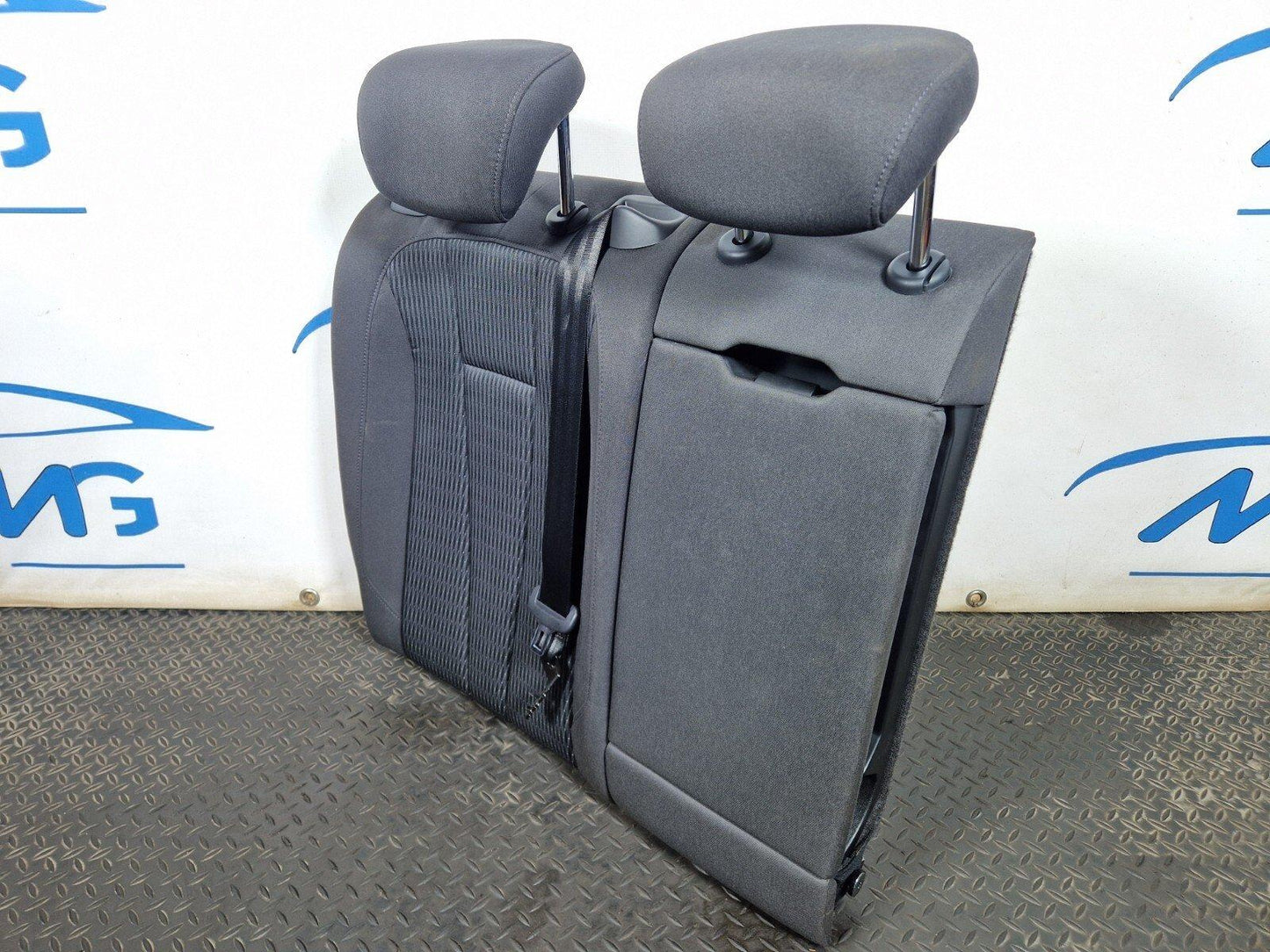 16-19 AUDI A4 B9 SALOON REAR RIGHT O/S/R CLOTH SEAT WITH ARMREST & HEADREST