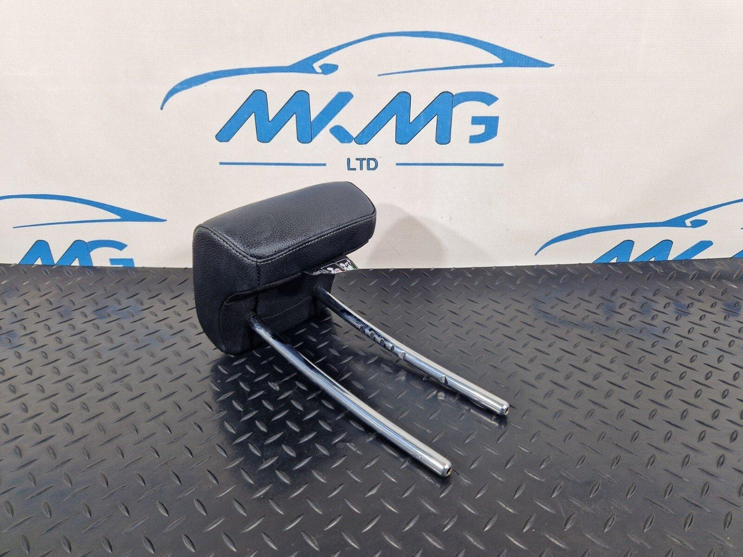 19-ON MERCEDES BENZ CLA C118 REAR SEAT CENTER LEATHER HEADREST A1779700701
