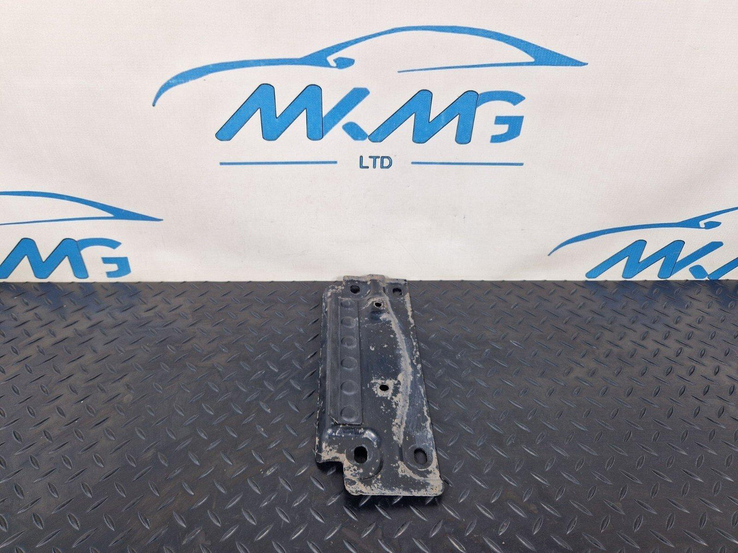 16-19 AUDI A4 B9 OEM MUFFLER MOUNT BRACKET PLATE 8W0803183A