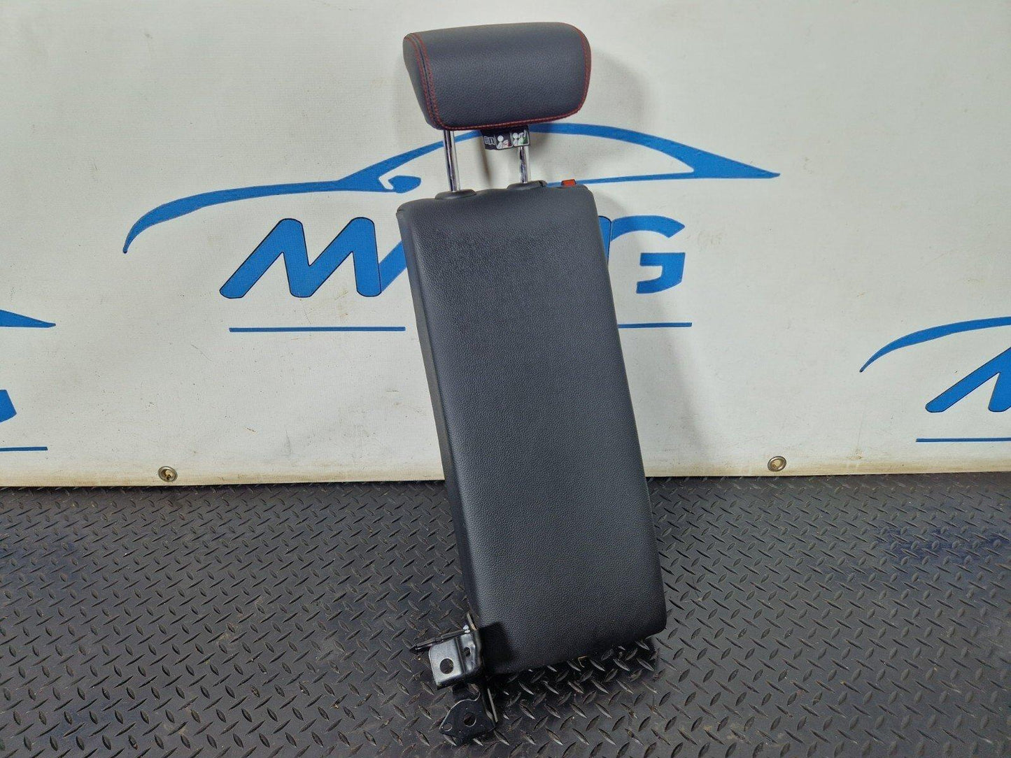 19-ON MERCEDES BENZ A CLASS EQ W177 V177 A250e REAR ARM REST