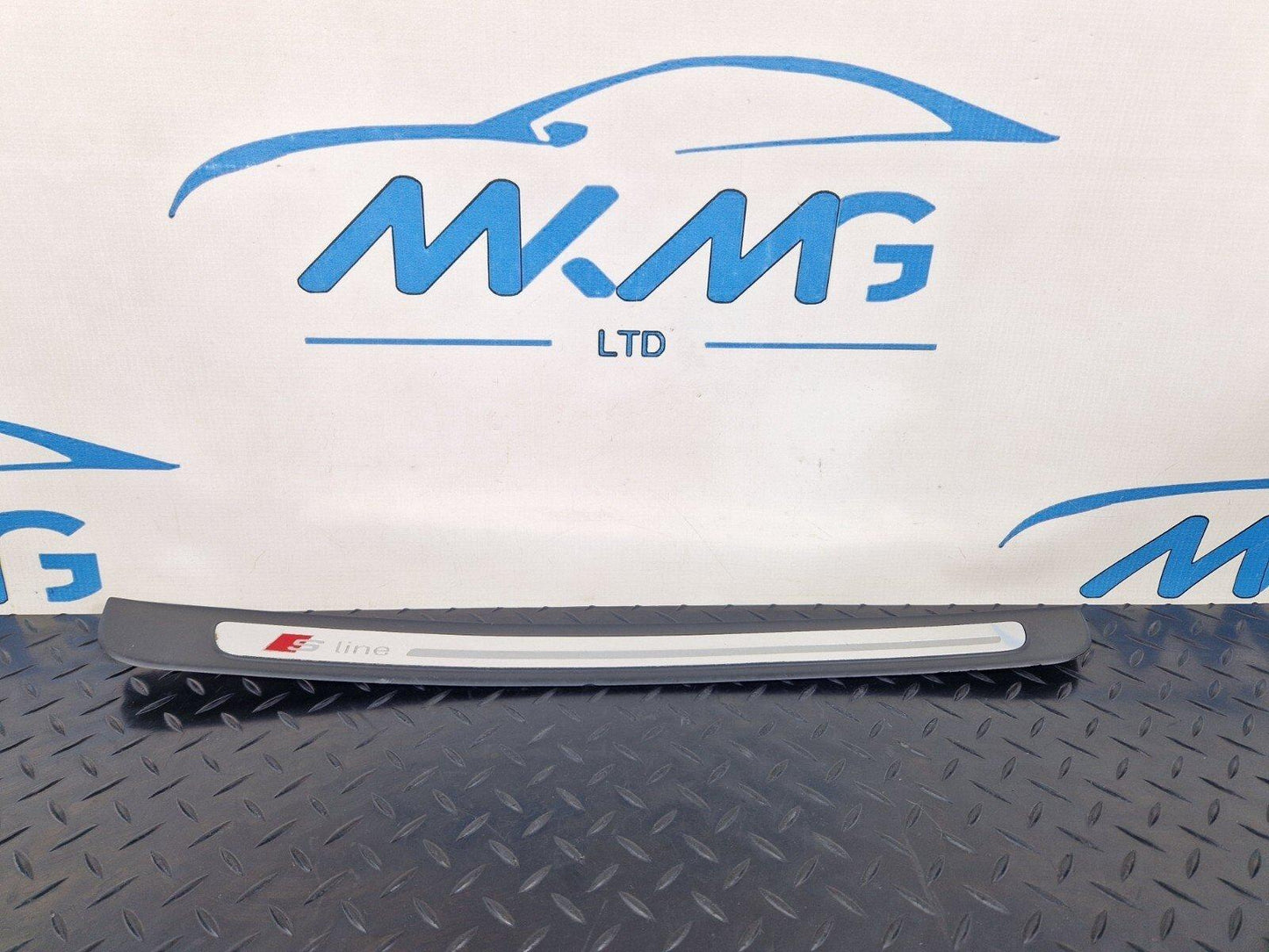 10-18 AUDI A7 4G S-LINE GENUINE OEM RIGHT FRONT ENTRY STRIP 4G8853374