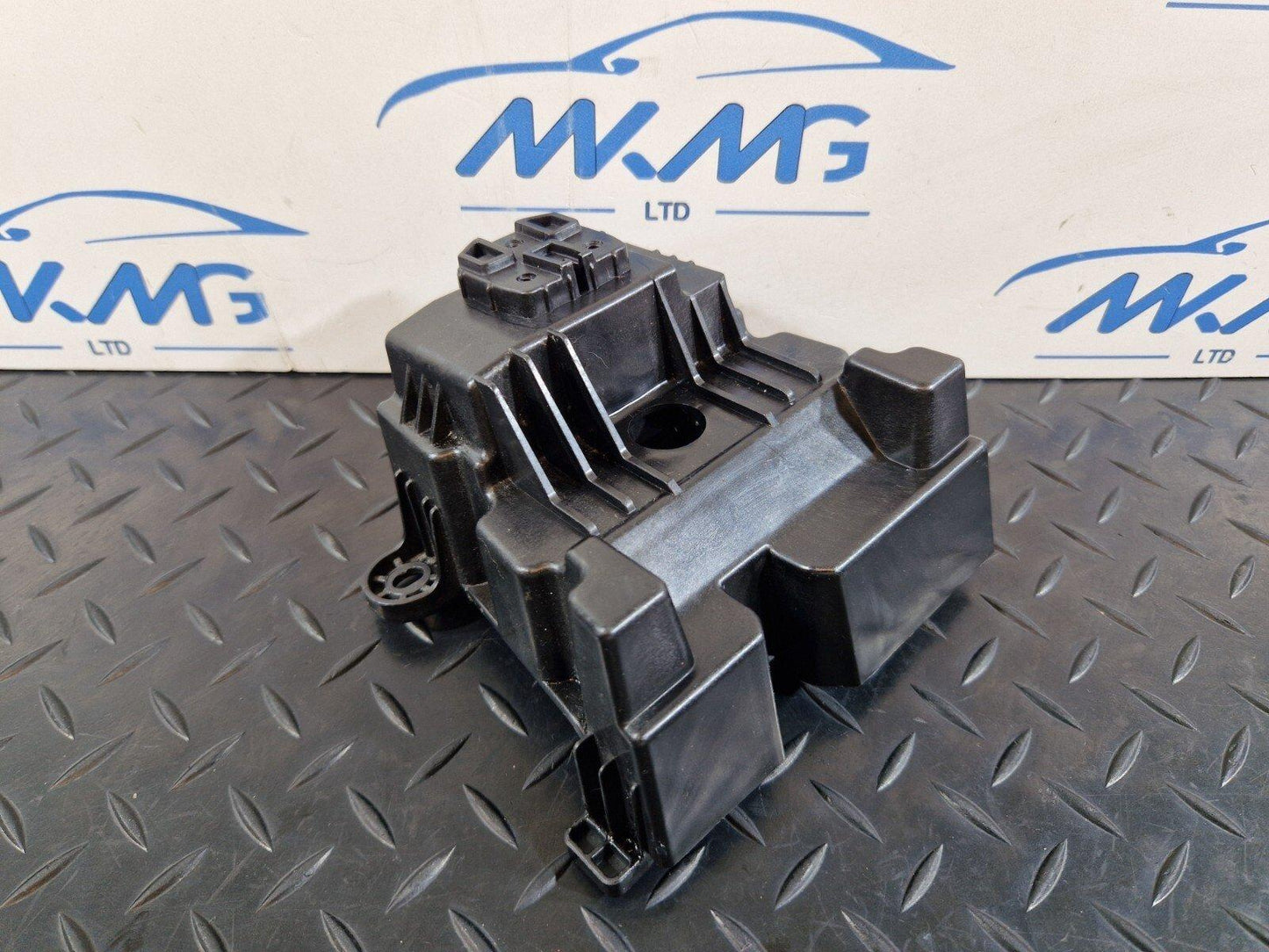 18-ON MERCEDES BENZ A CLASS W177 OEM CENTER CONSOLE MOUNT BRACKET A1776831400