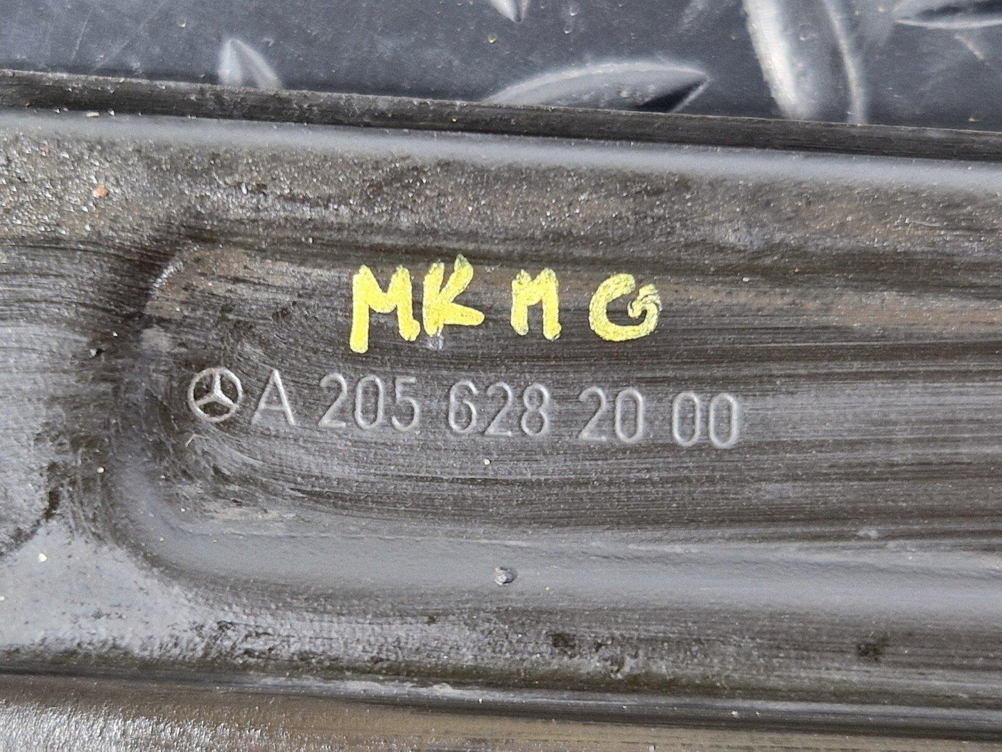 14-21 MERCEDES BENZ C300h W205 FRONT AXLE CARRIER BRACING BRACKET A2056282000