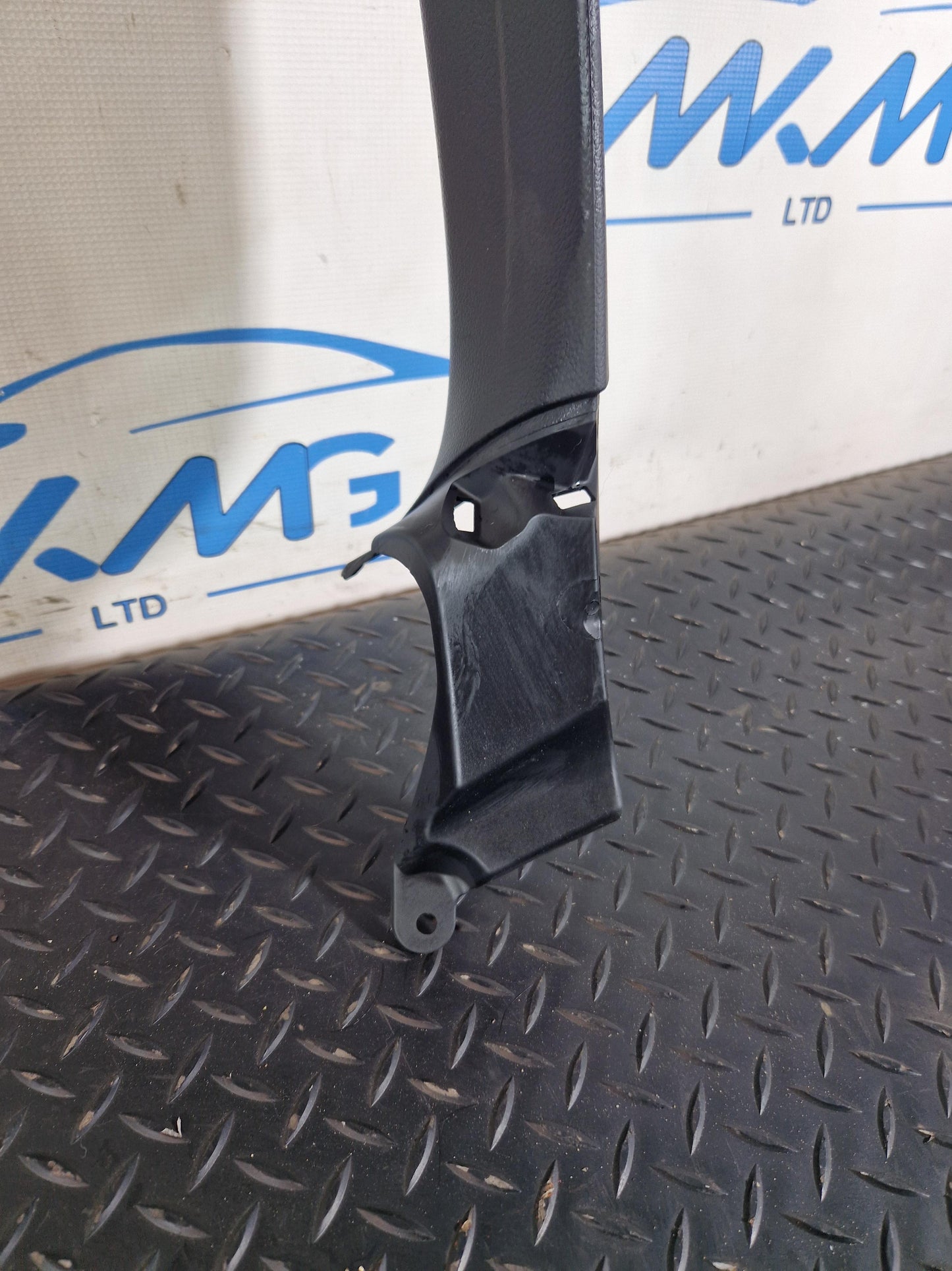 Audi A6 Allroad C7 TAILGATE INNER WINDOW TRIM PANEL BLACK 4G9867973B