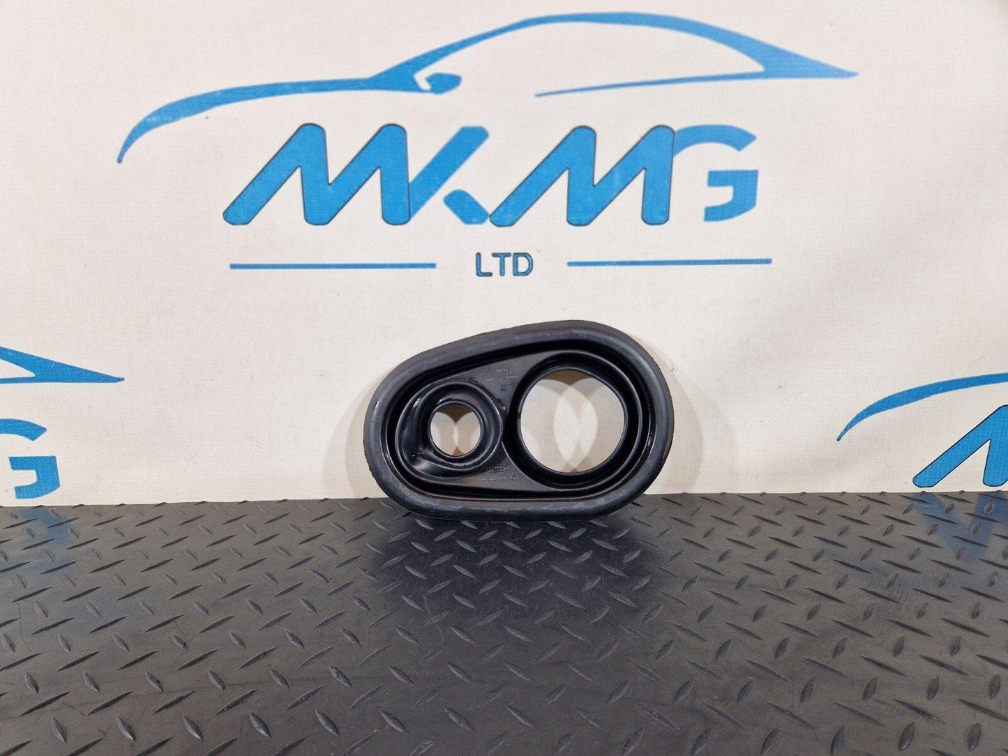 18-ON MERCEDES BENZ A CLASS W177 FUEL FILLER NECK PIPE COVER A1774710200