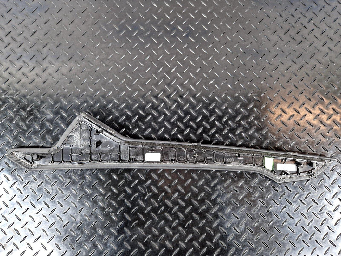 16-19 AUDI A4 B9 GENUINE DRIVER SIDE CENTRE CONSOLE LEATHER TRIM 8W2863306A