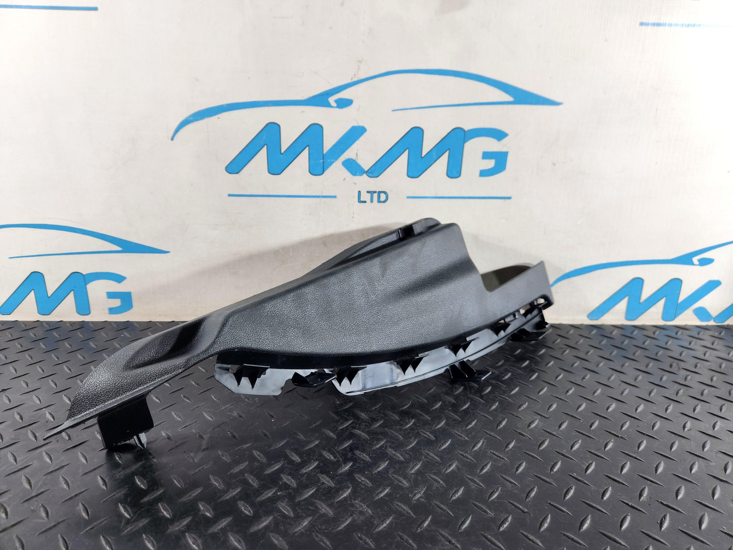 BMW 118i F40 Hatchback Rear Right Parcel Shelf Support Bracket Genuine 7448228