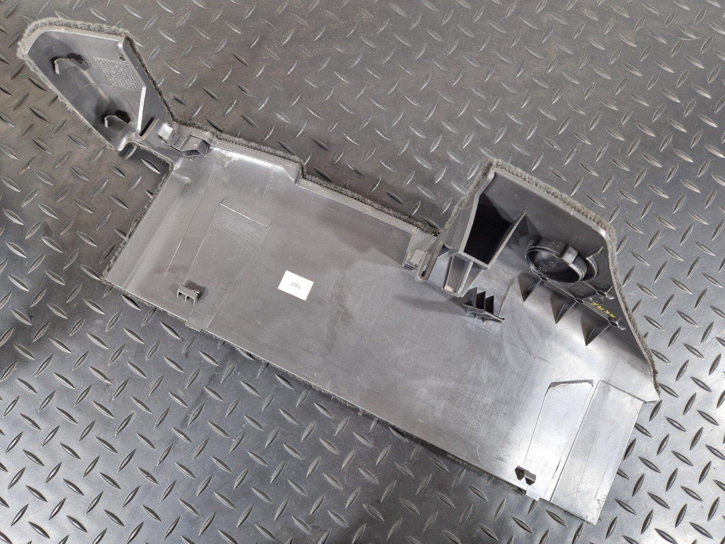 10-15 AUDI Q7 4L GENUINE OEM DRIVERS RIGHT O/S SEAT LOWER PANEL TRIM 7L0881328