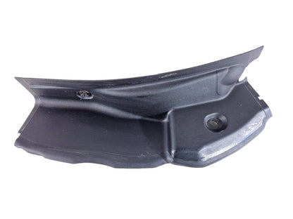 11-19 MERCEDES BENZ ML W166 GENUINE REAR RIGHT SIDE SEAL TRIM A1666910208