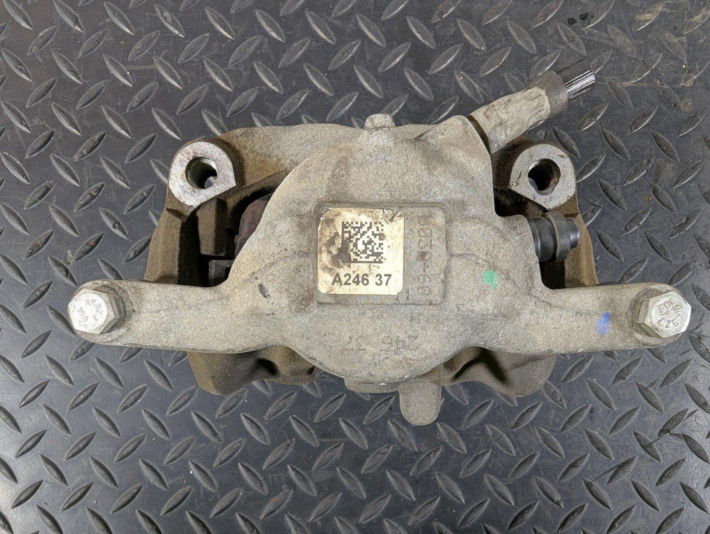 13-19 MERCEDES BENZ CLA C117 GENUINE FRONT LEFT N/S BRAKE CALIPER A24637 295X28