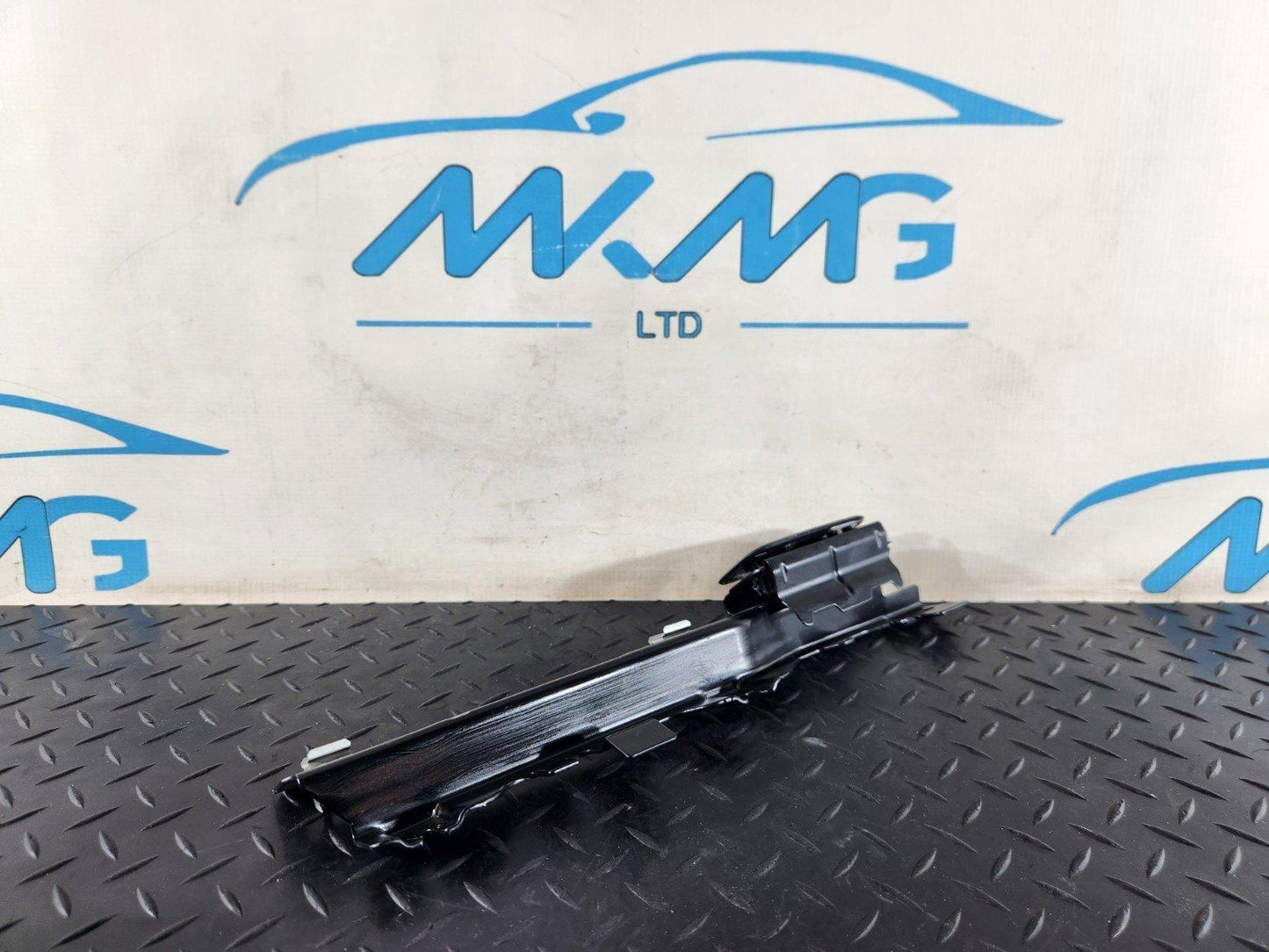 16-22 MERCEDES BENZ X253 GENUINE REAR ROOF HANDLE BRACKET A2538150531