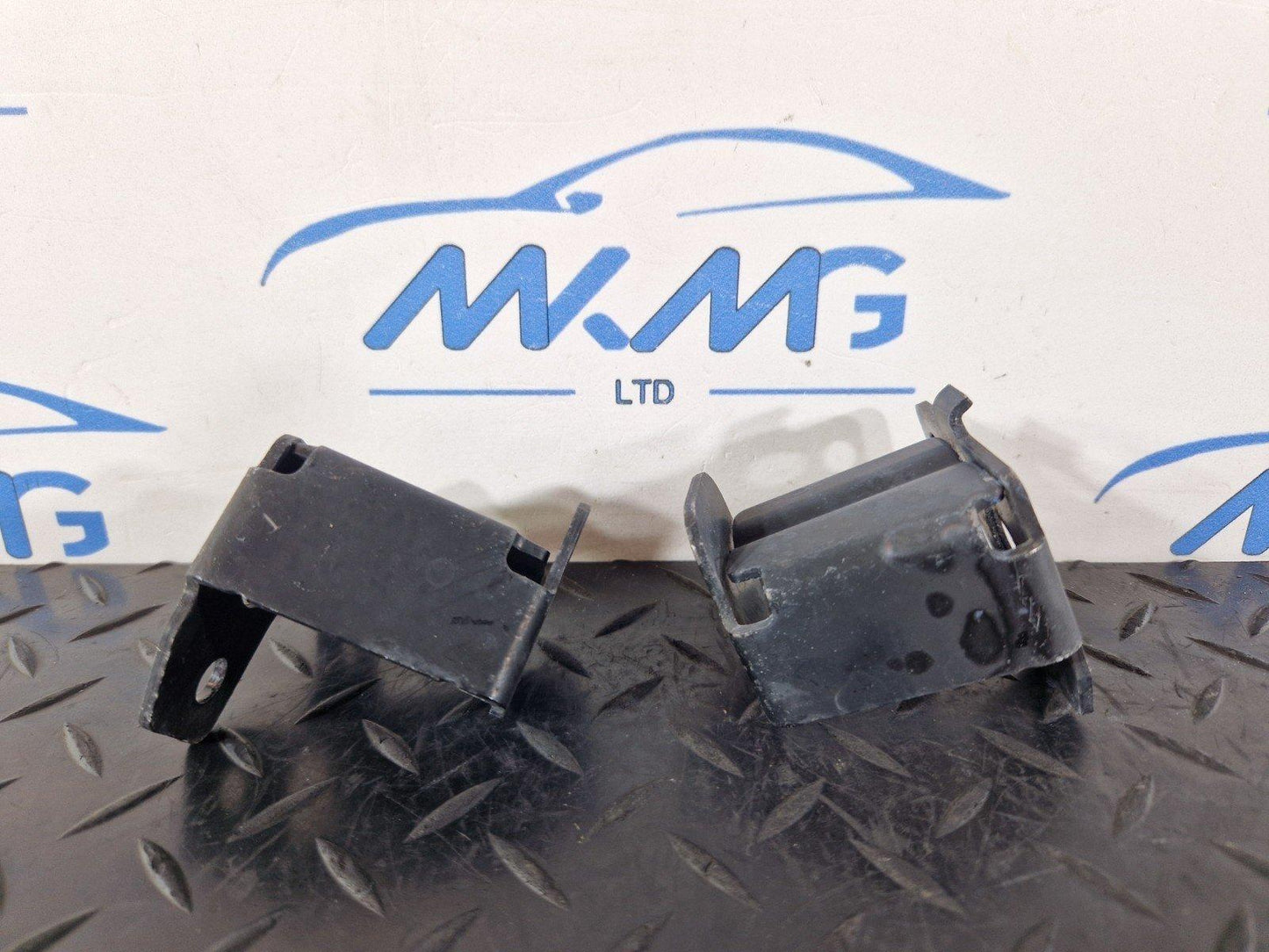 16-19 MERCEDES BENZ GLE W166 BONNET ACTUATOR BRACKET LEFT & RIGHT A1668870031