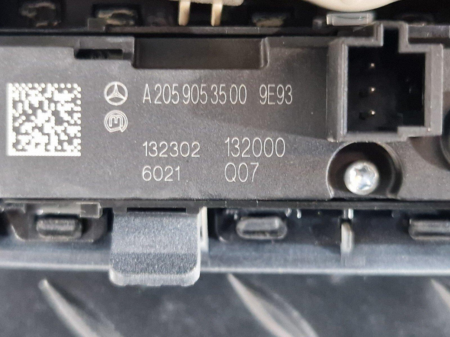 14-21 MERCEDES BENZ C350e W205 HEADLIGHTS & PDC CONTROL SWITCH A2059057007
