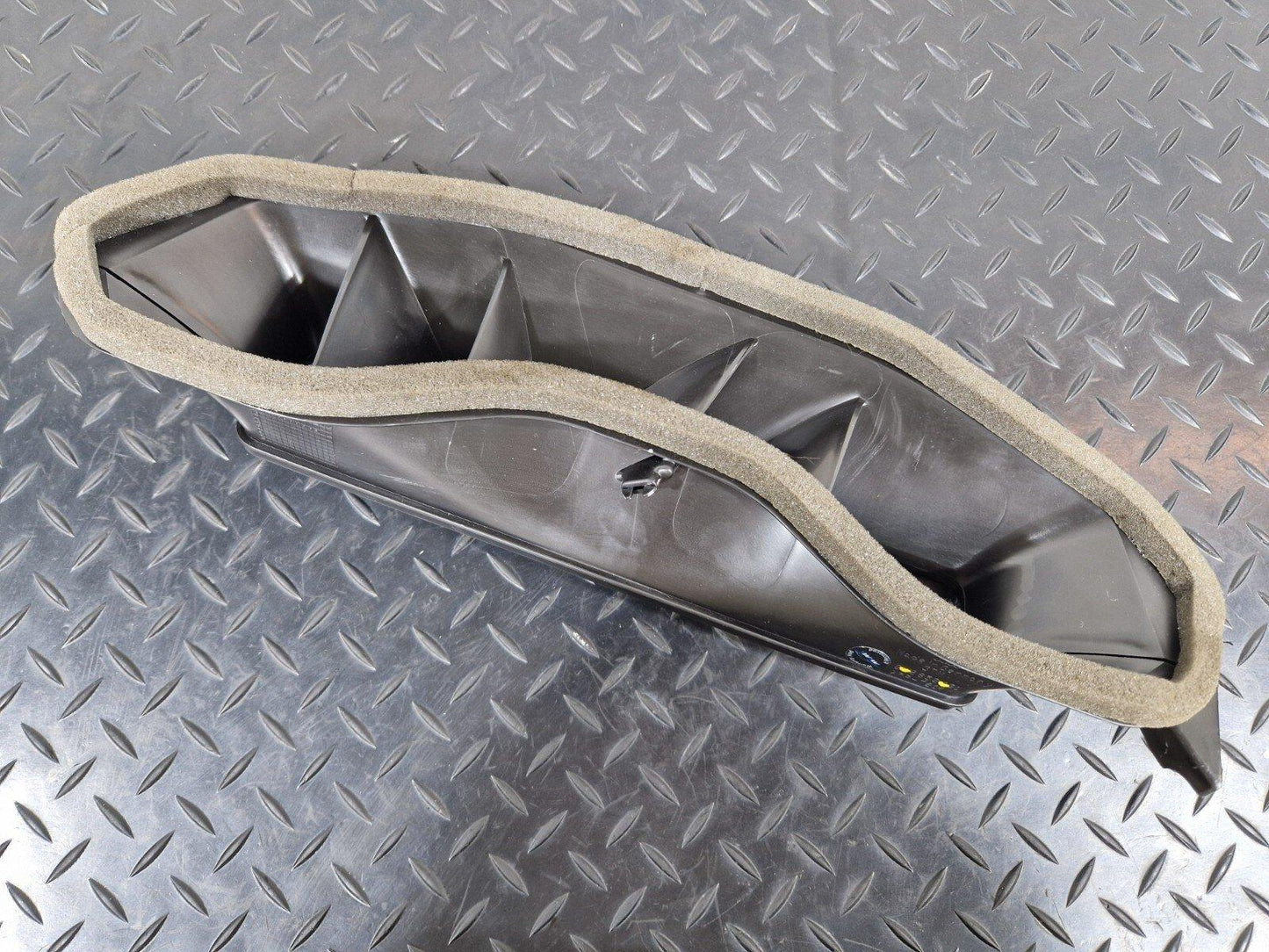 16-19 AUDI A4 B9 GENUINE DASHBOARD AIR VENT TRIM 8W2858431