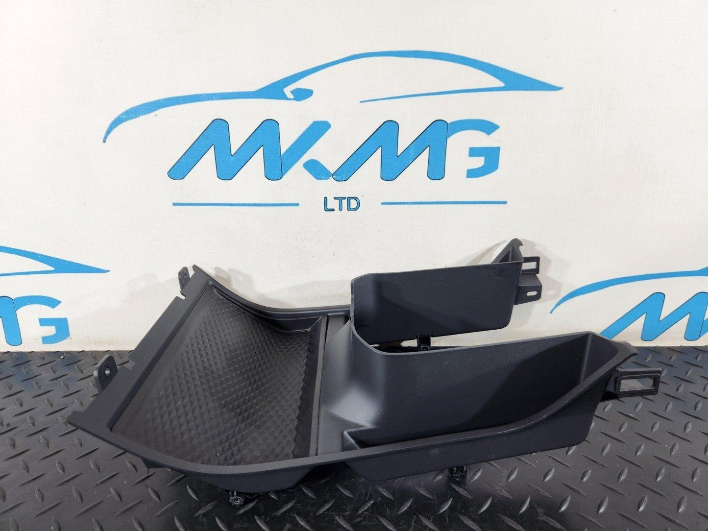 19-ON RANGE ROVER EVOQUE L551 GENUINE CENTRE CONSOLE TRIM K8D2-045C22-A