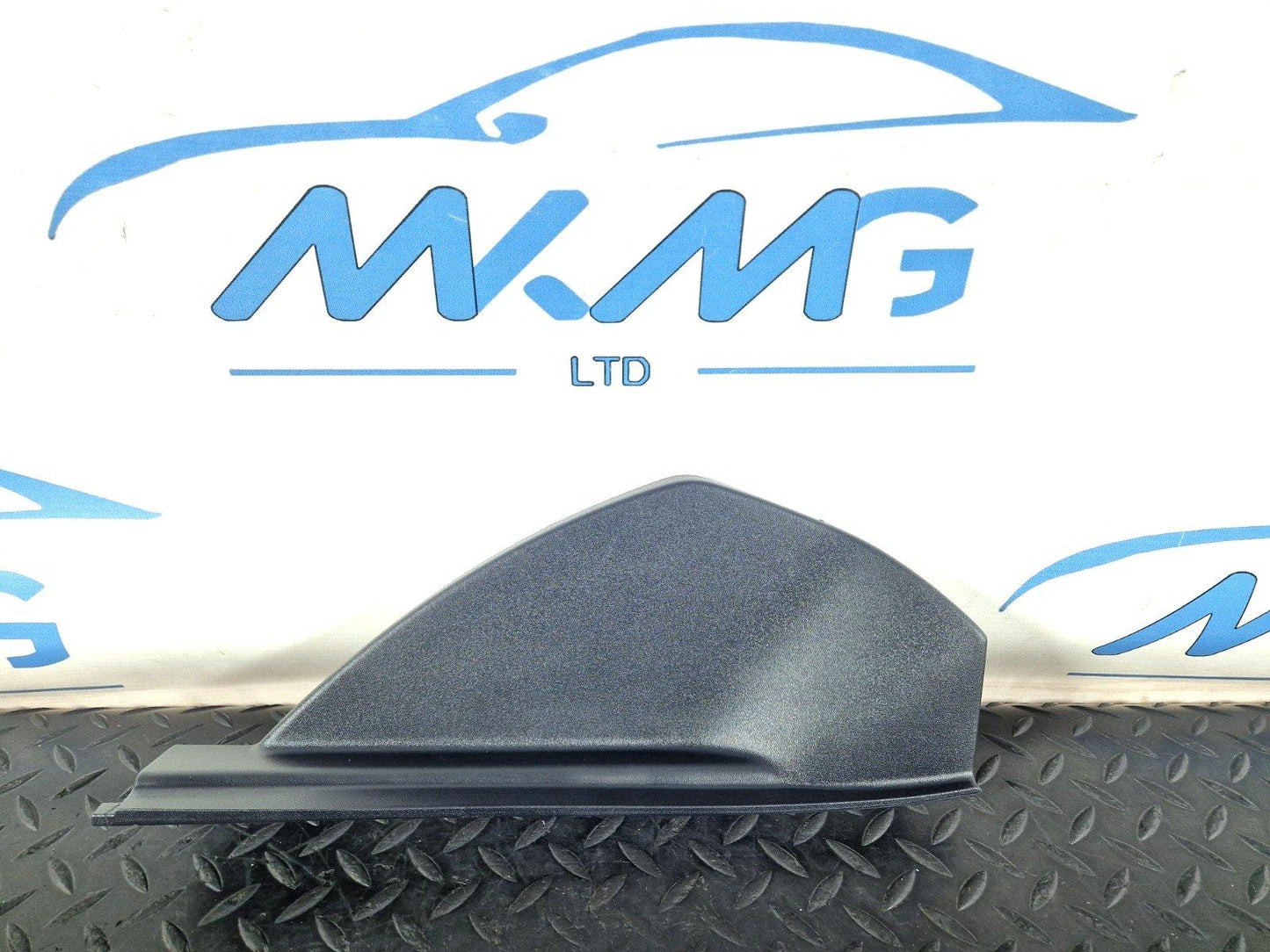 11-19 MERCEDES BENZ ML W166 GENUINE DASHBOARD RIGHT O/S TRIM COVER A1666800407