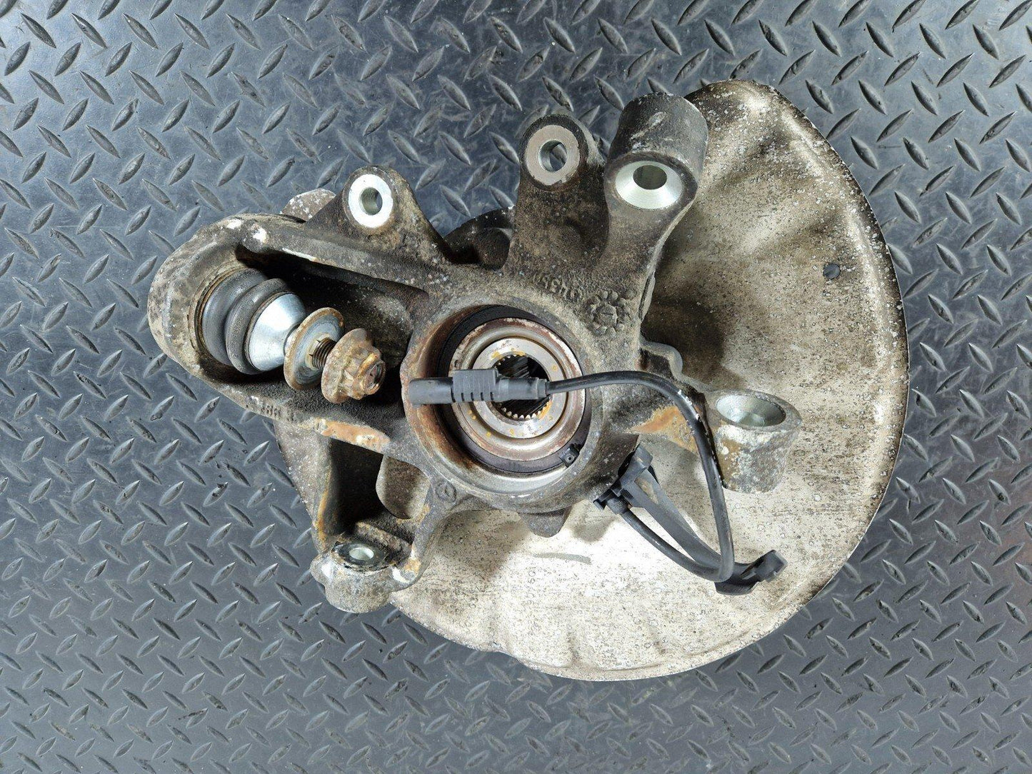 11-19 MERCEDES BENZ ML W166 GENUINE REAR RIGHT WHEEL HUB A1663570205